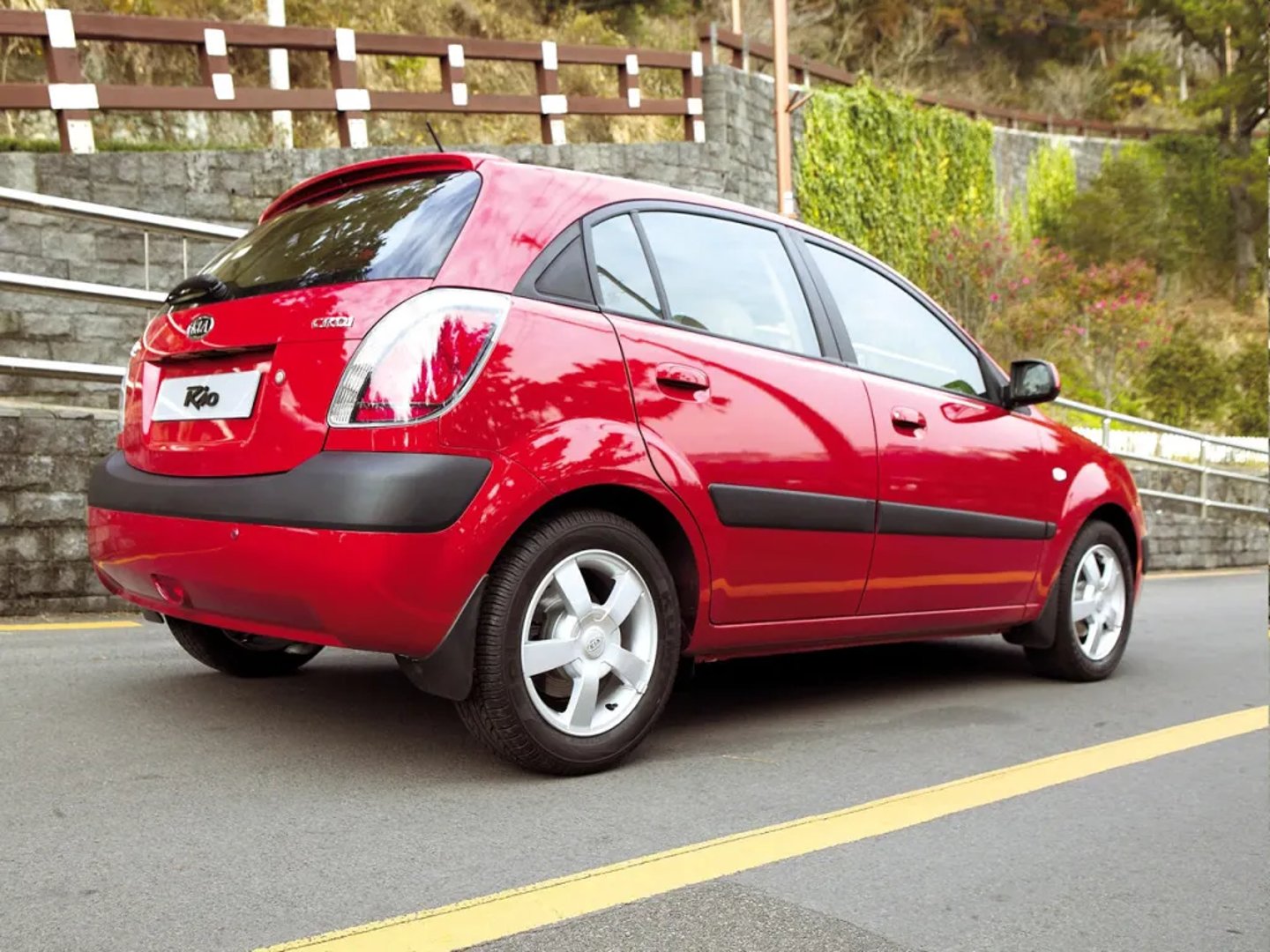 Kia_Rio_2_generation__Mini_5-doors__8.jpg