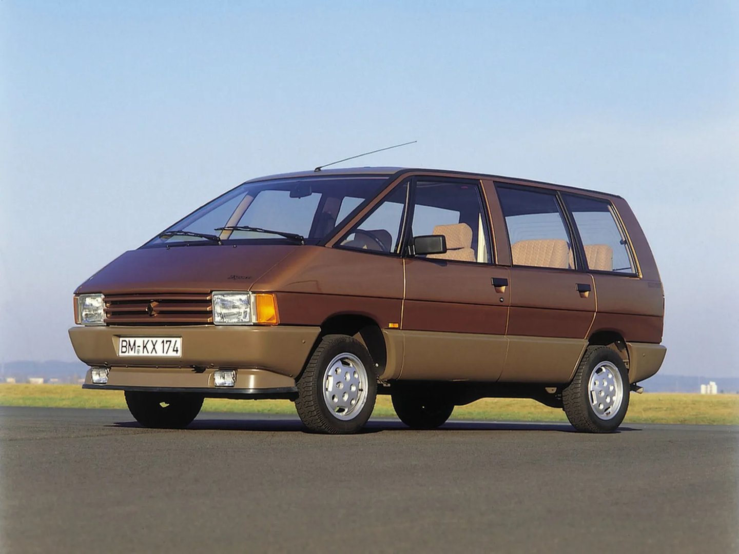 Renault_Espace_1_generation__Minivan__5.jpg