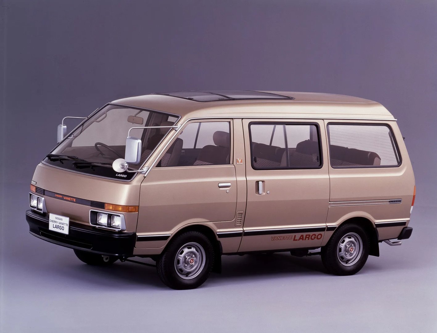 Nissan_Largo_1_generation__Minivan__6.jpg