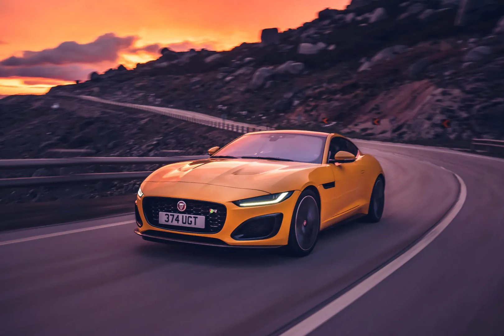 Jaguar_F-Type_1_generation_restyling_2__Coupe__10.jpg