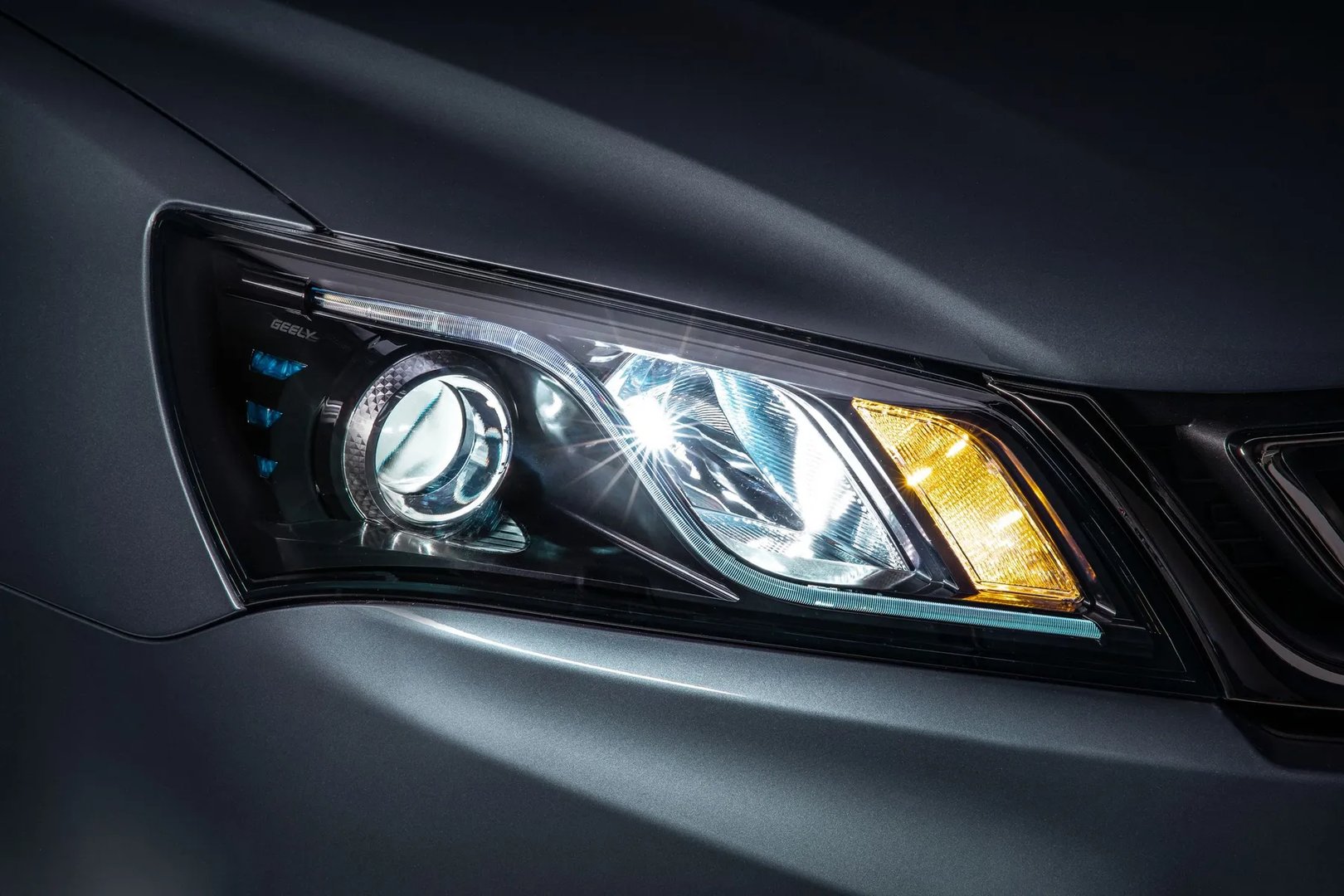 Geely_Emgrand_7_1_generation_restyling__Sedan__4.jpg