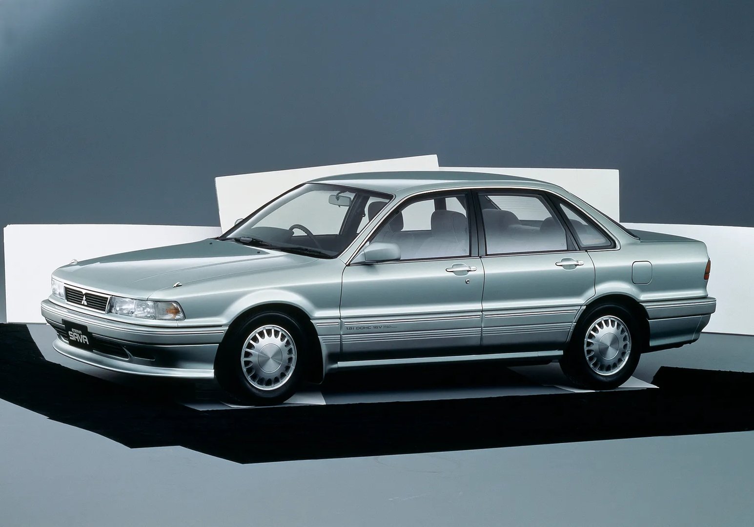 Mitsubishi_Eterna_6_generation__Sedan_Hardtop__1.jpg