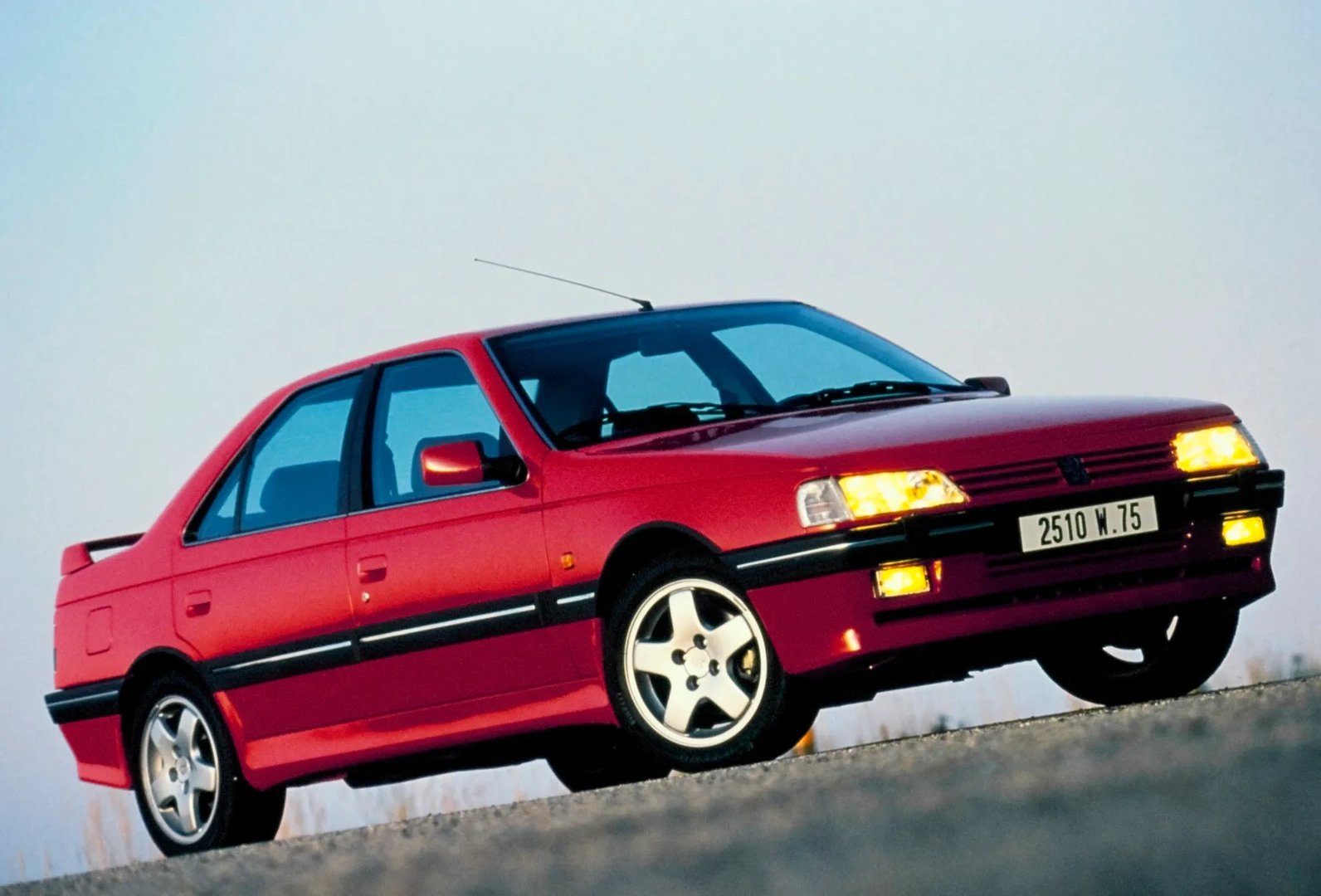 Peugeot_405_1_generation__Sedan__10.jpg