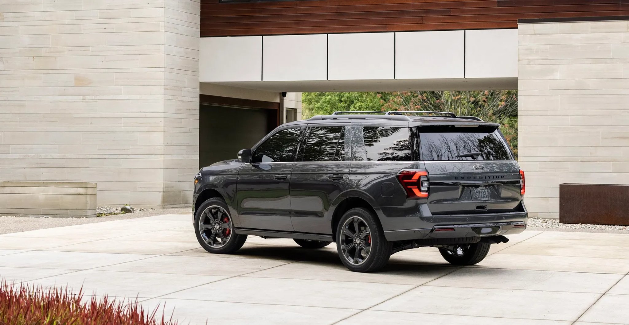 Ford_Expedition_4_generation_restyling_1__SUV_5-doors__3.jpg
