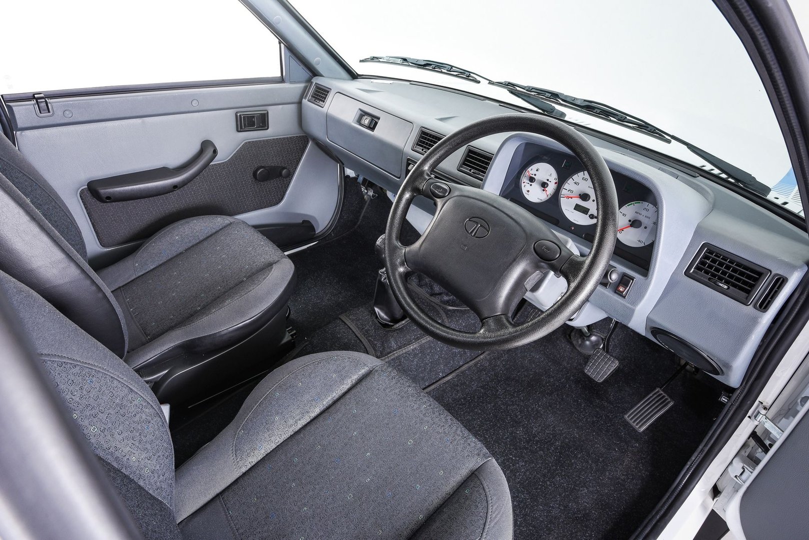 tata_Telcoline_2_generation__Pickup_double-cab__11.jpg