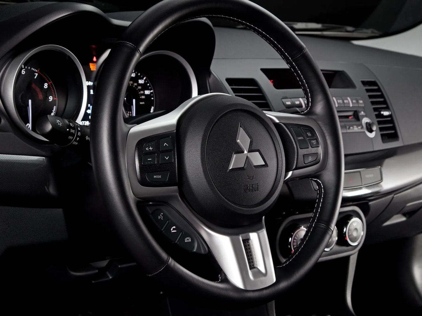 Mitsubishi_Lancer_Evolution_10_generation__Sedan__13.jpg