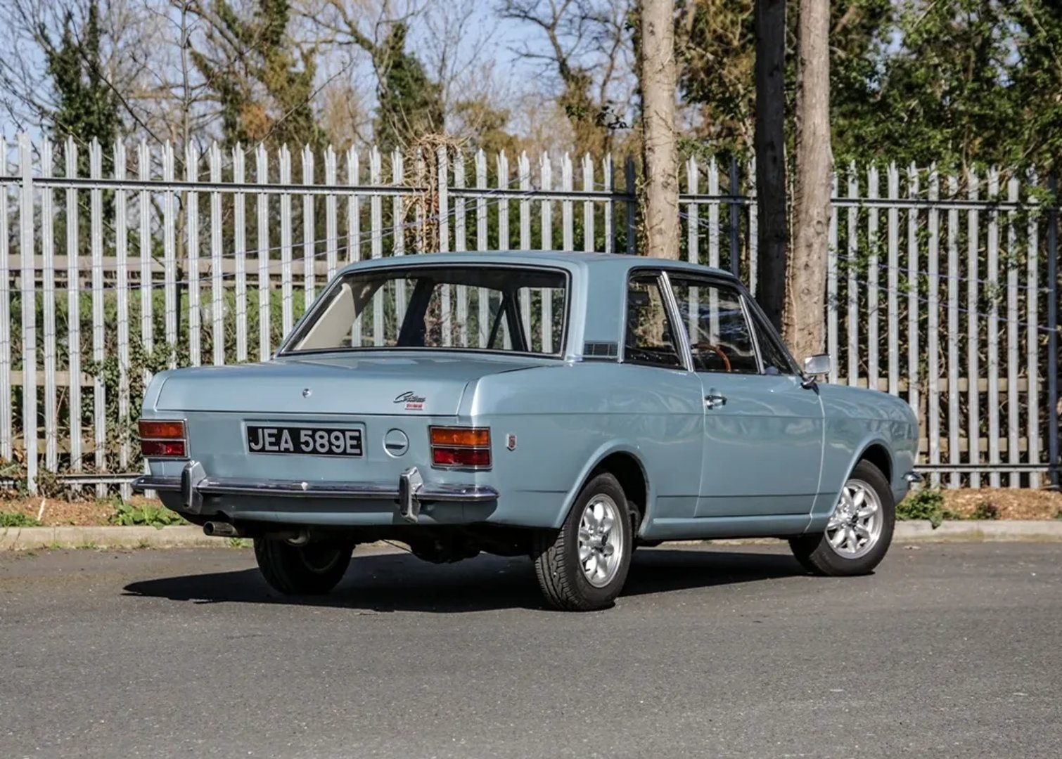 Ford_Cortina_2_generation__Sedan__3.jpg