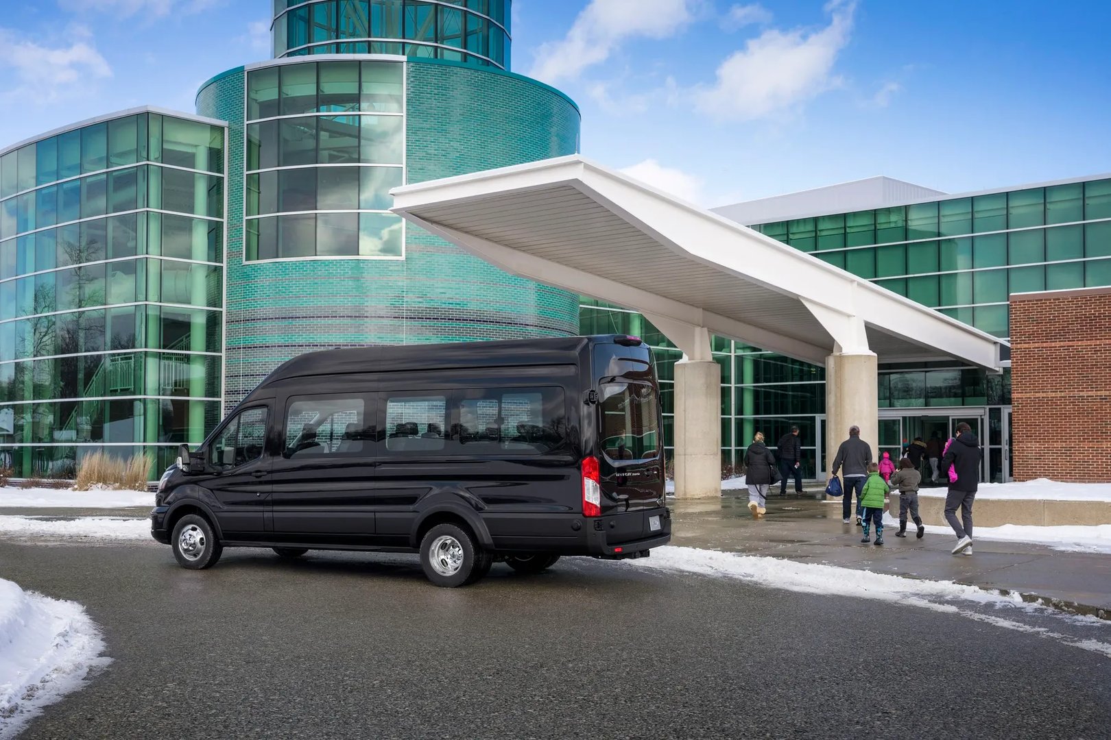 Ford_Transit_4_generation_restyling__Minivan__4.jpg