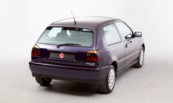 Volkswagen_Golf_3_generation__Hatchback_3-door__1.jpg