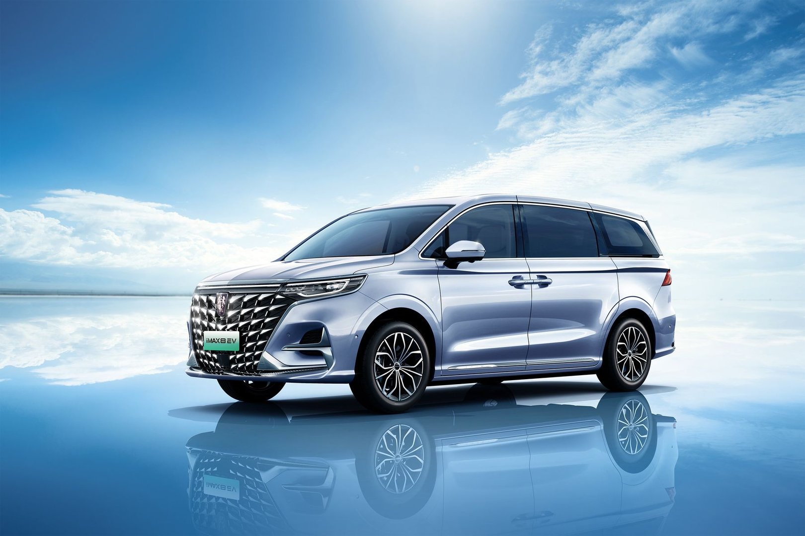 roewe_iMAX8_EV_1_generation__Minivan__4.jpg