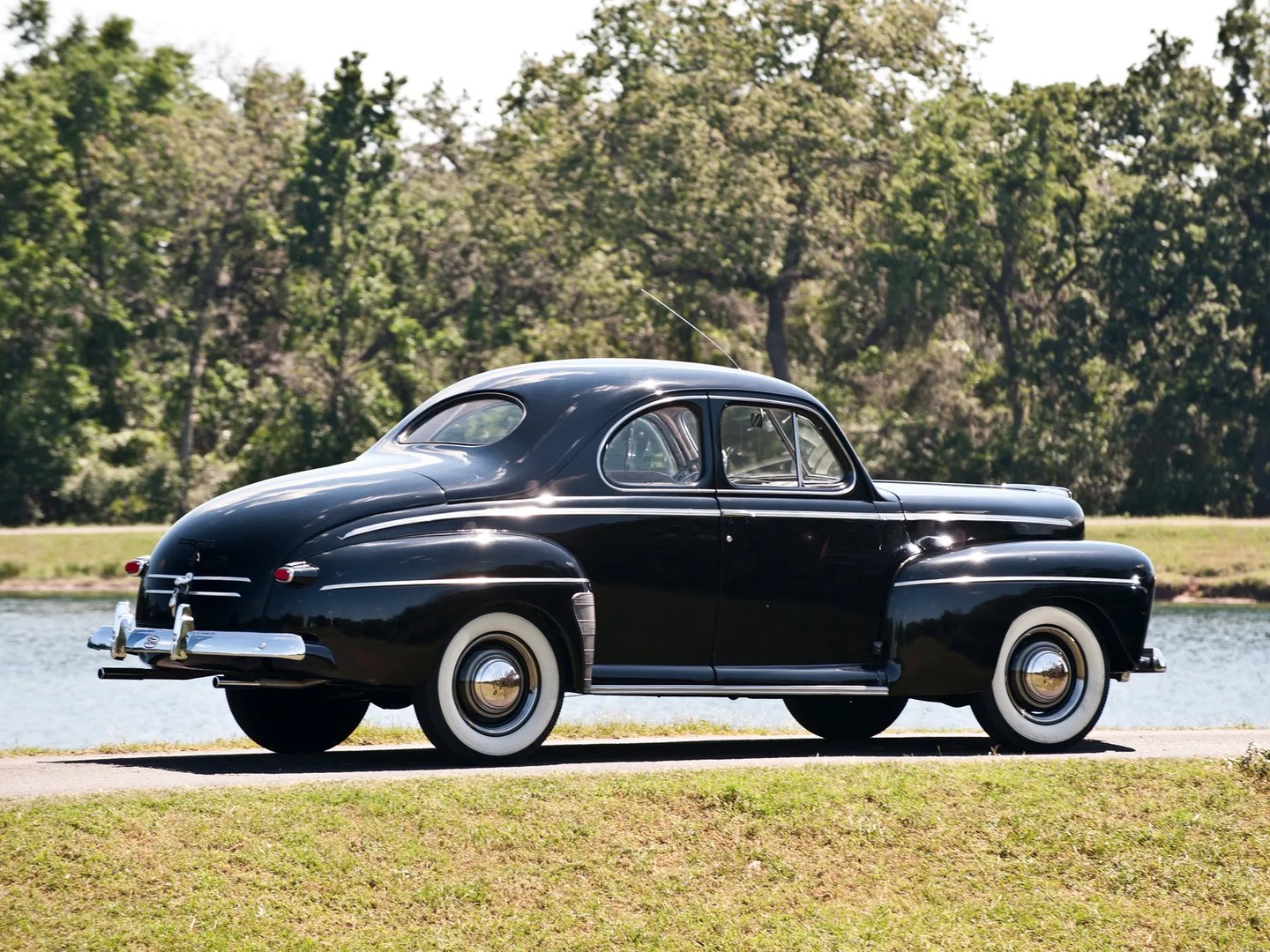 Ford_V8_3_generation__Coupe__1.jpg