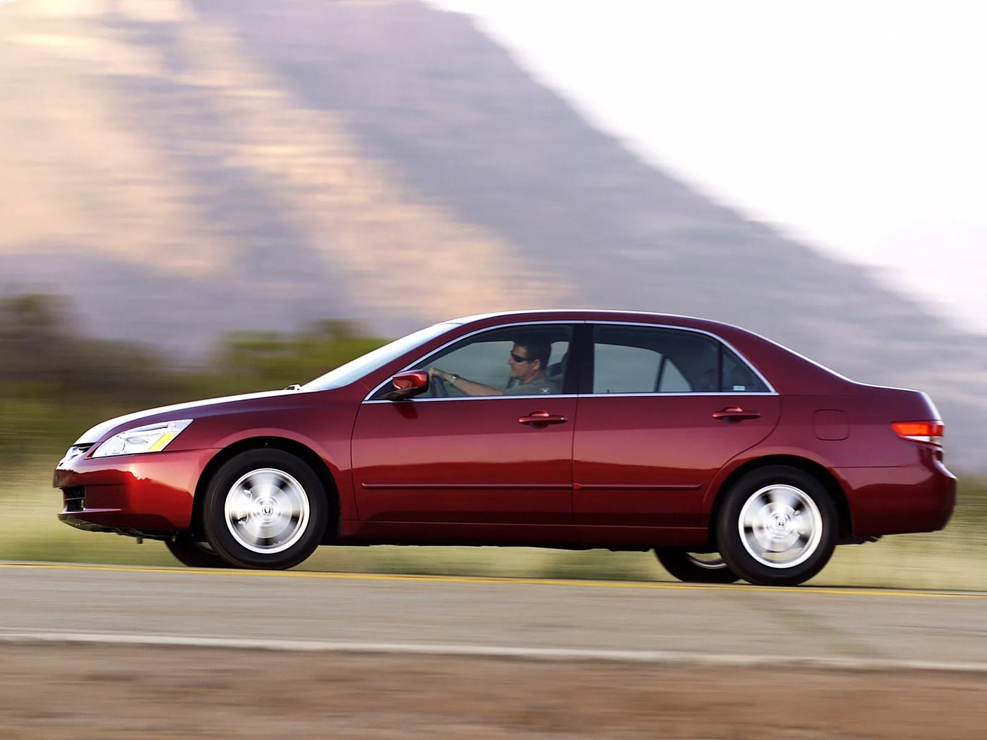 Honda_Accord_(USA)_7_generation__Sedan__4.jpg