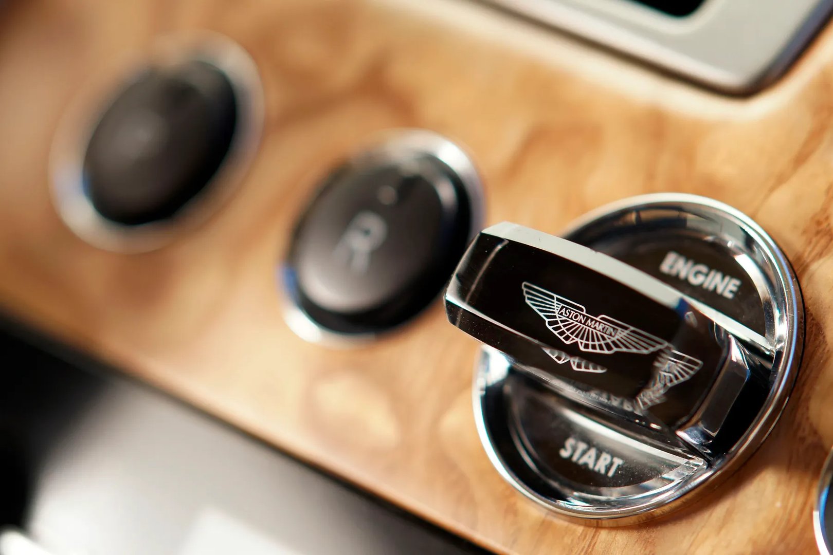 Aston Martin_Rapide_1_generation__Liftback__13.jpg