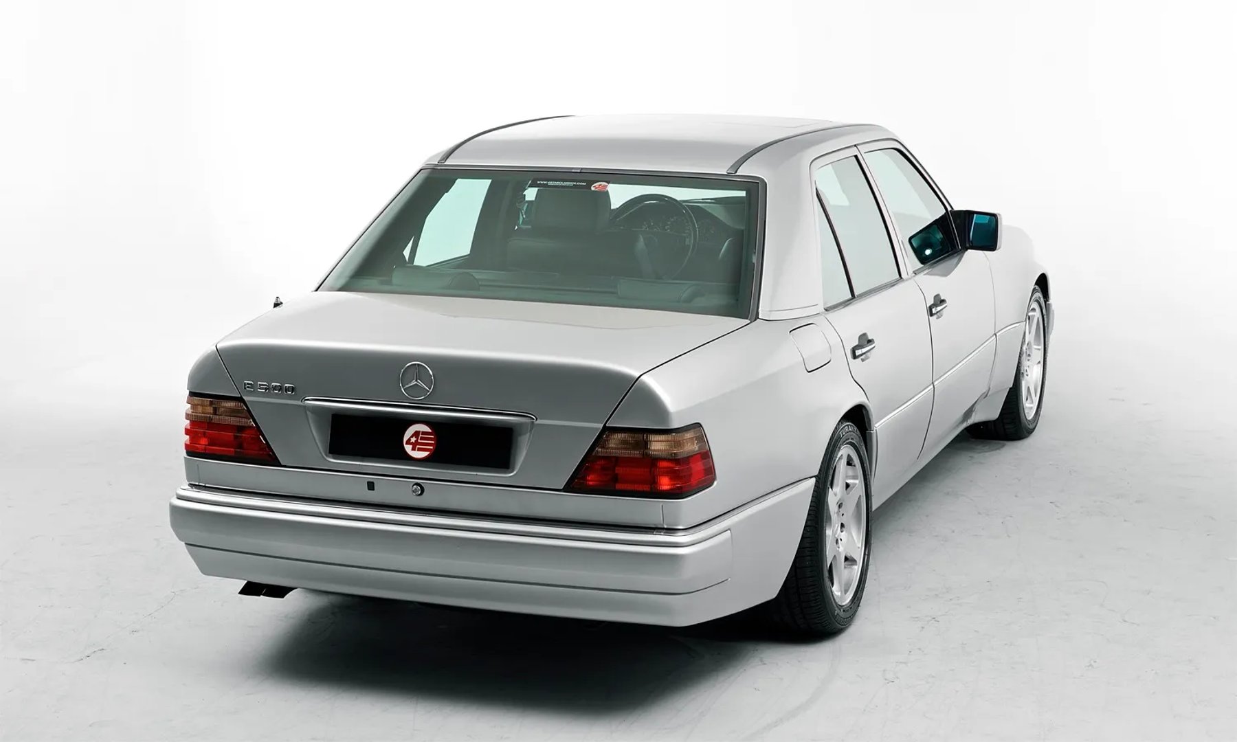 Mercedes_E-Class_1_generation_restyling__Sedan__8.jpg