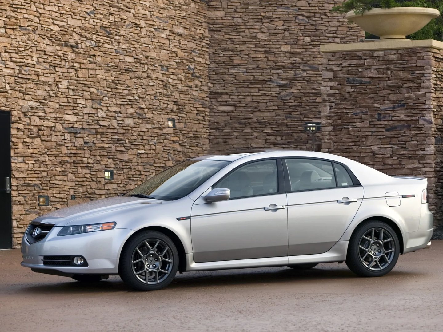 Acura_TL_3_generation_restyling__Sedan__8.jpg