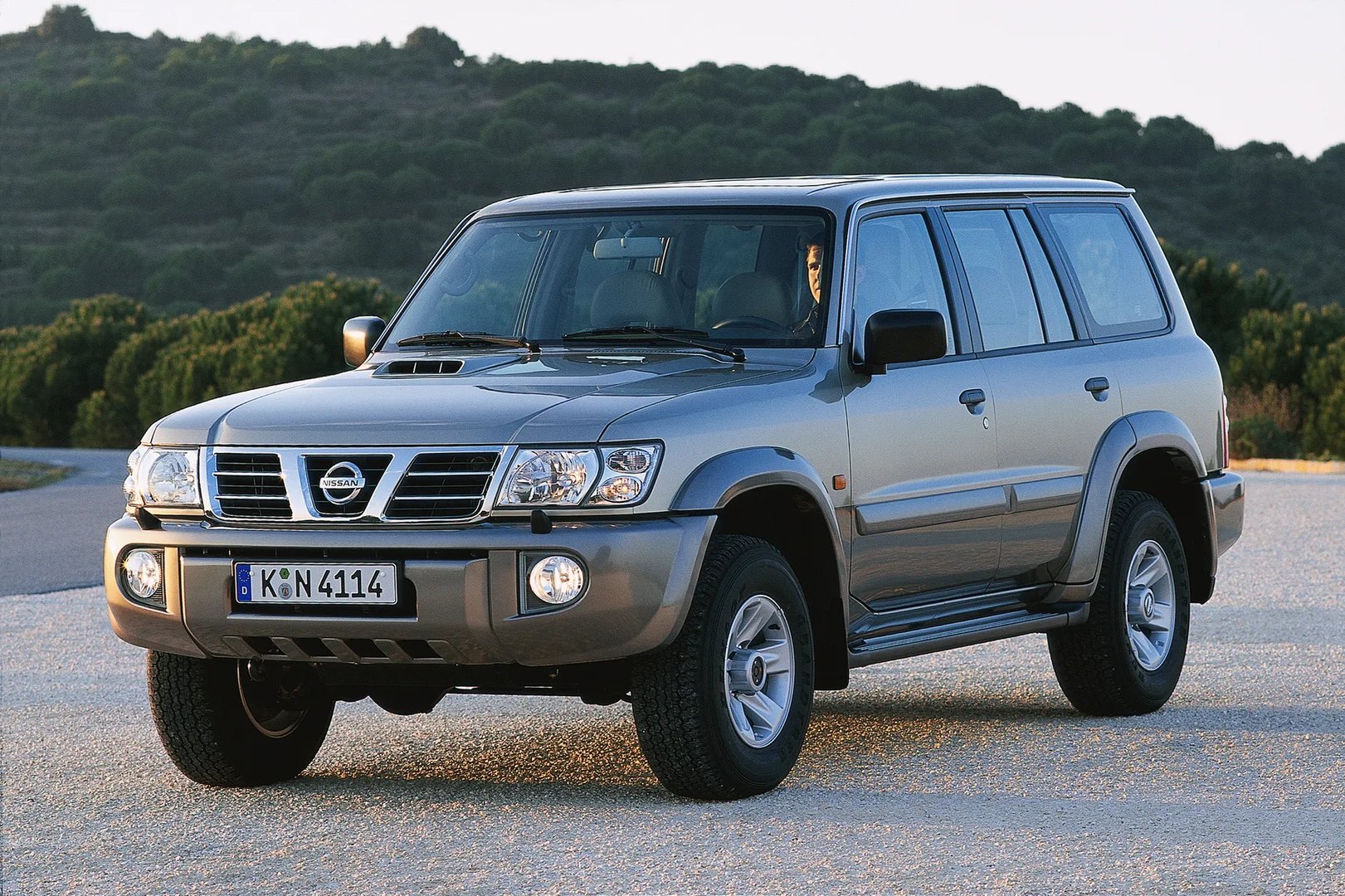 Nissan_Patrol_5_generation_restyling__SUV_5-doors__7.jpg
