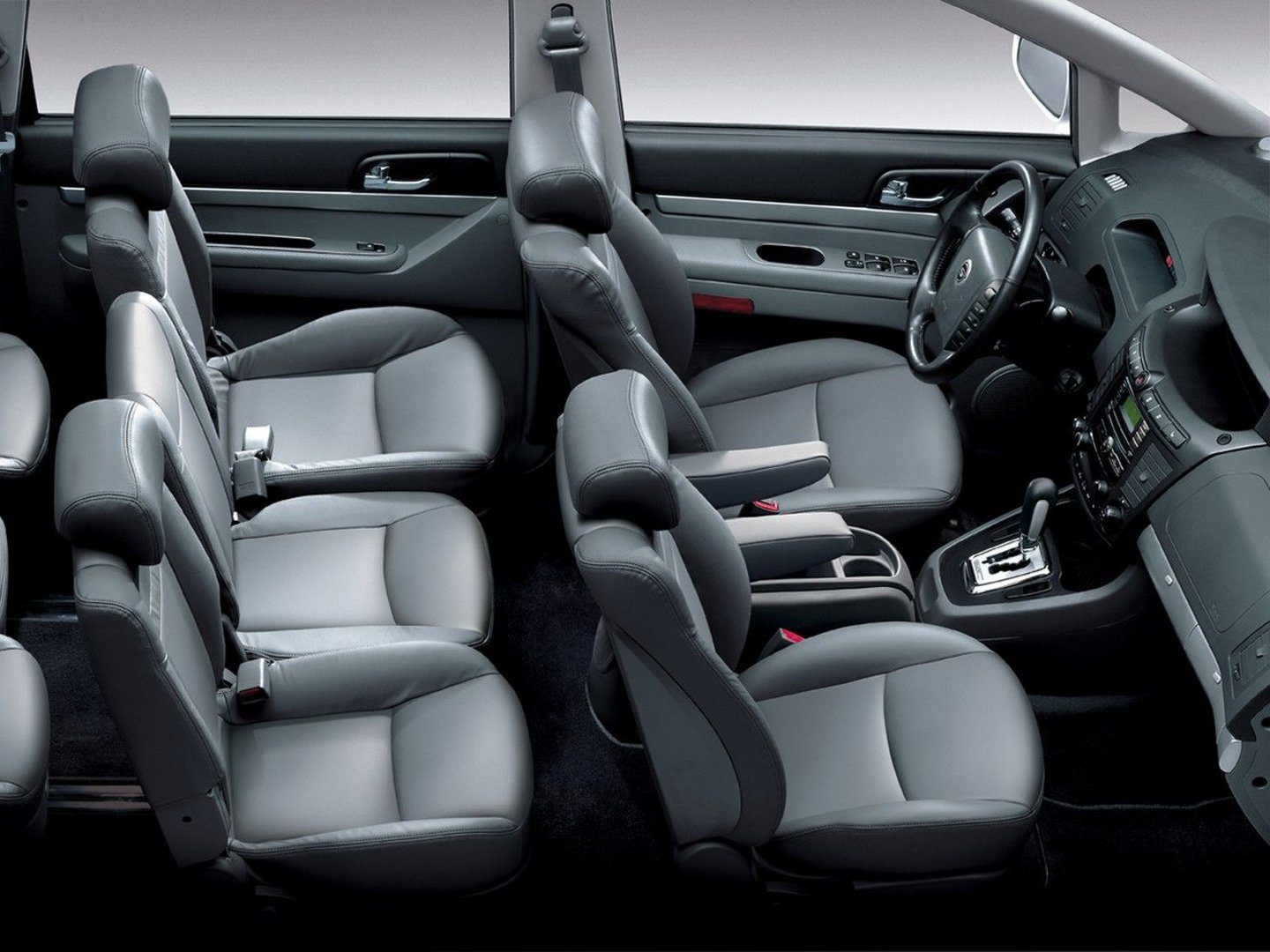 ssangyong_Rodius_1_generation_restyling__Minivan__12.jpg