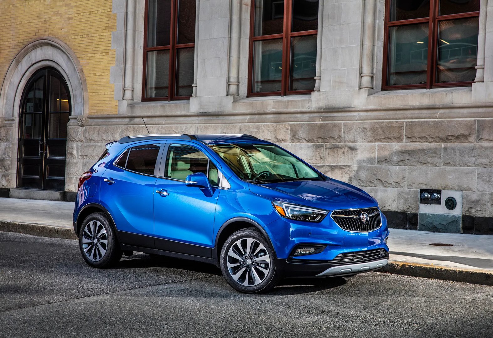 Buick_Encore_1_generation_restyling__SUV_5-doors__3.jpg
