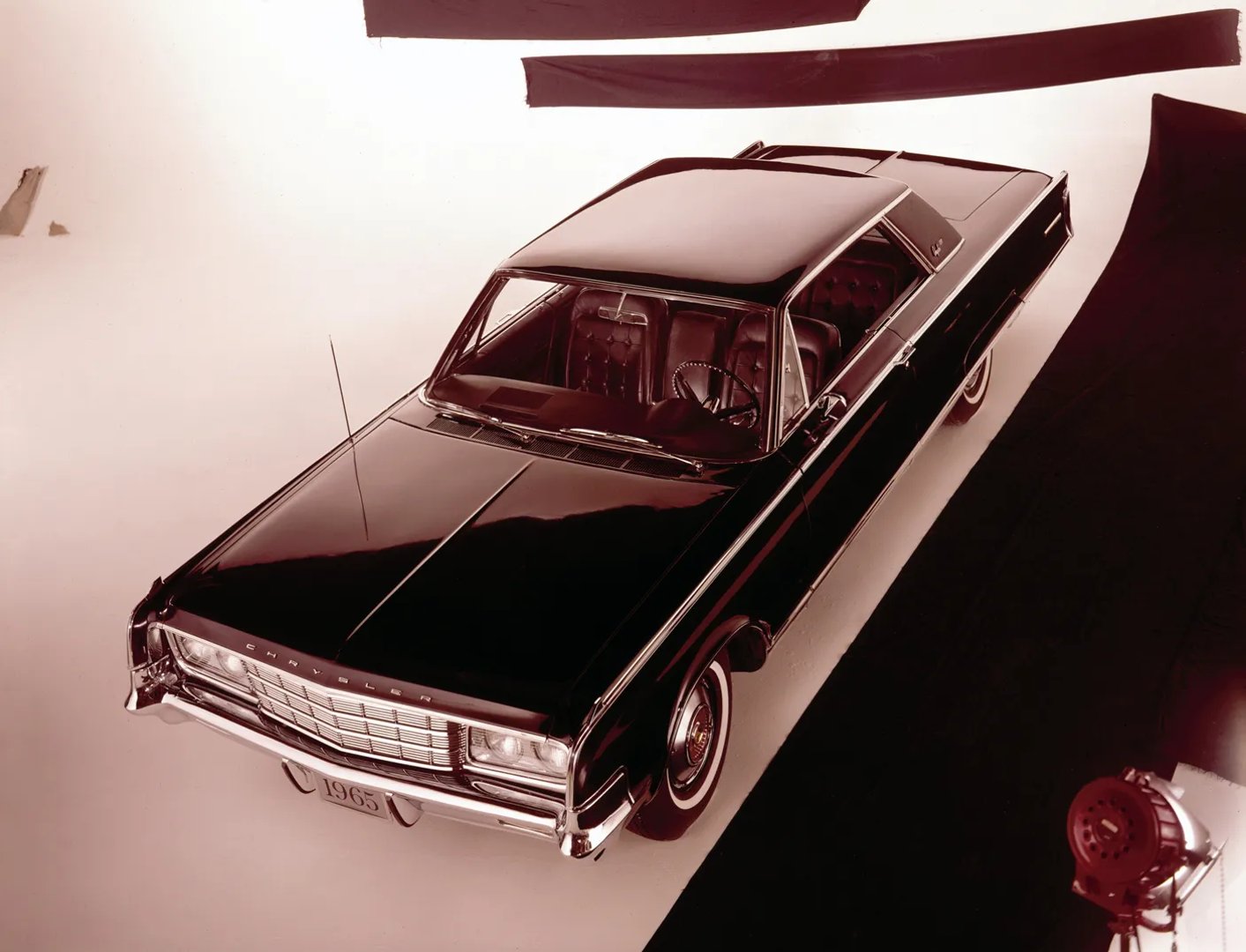 Chrysler_New_Yorker_7_generation__Coupe_Hardtop__3.jpg