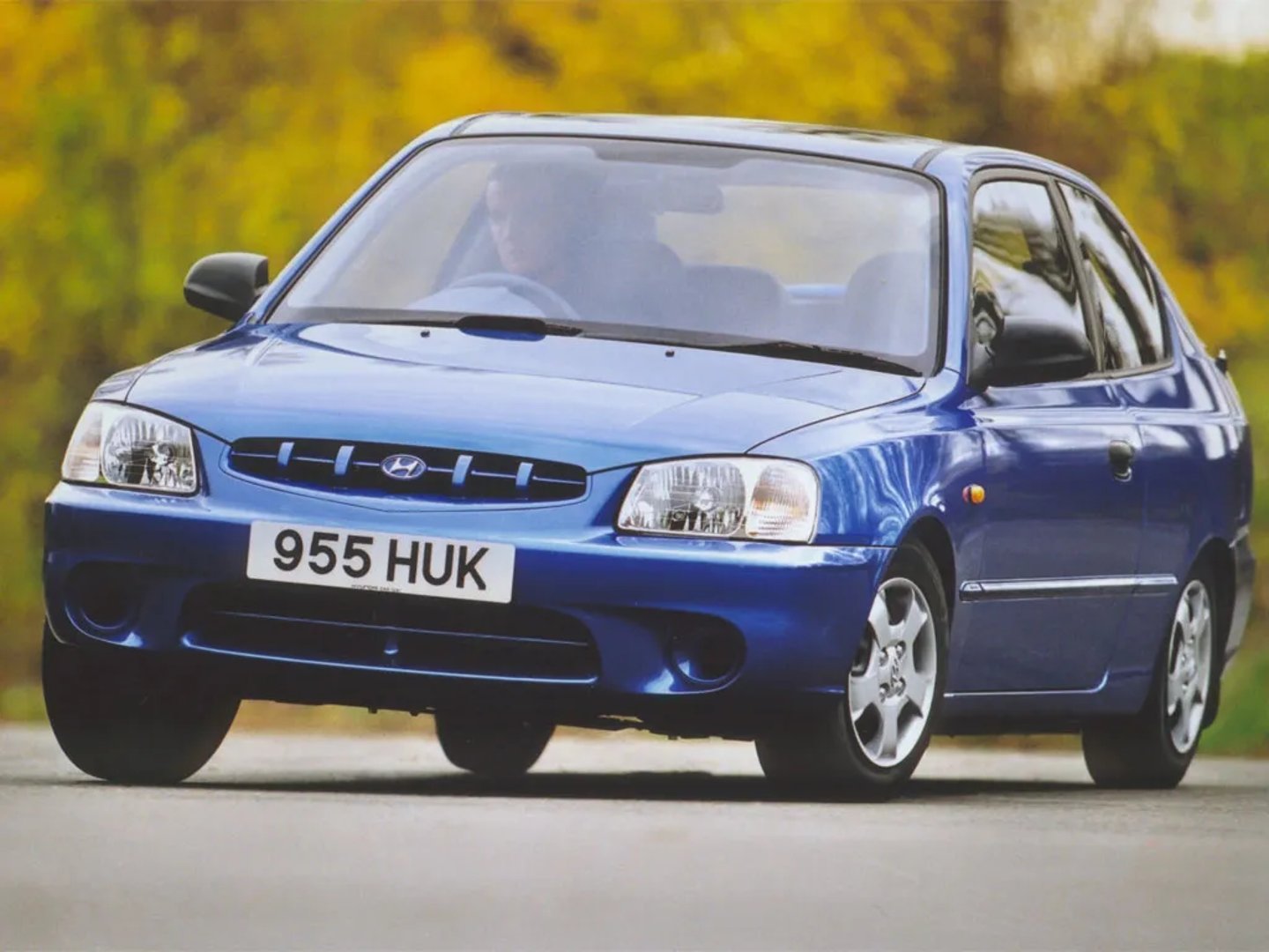 Hyundai_Accent_2_generation__Hatchback_3-door__main.jpg