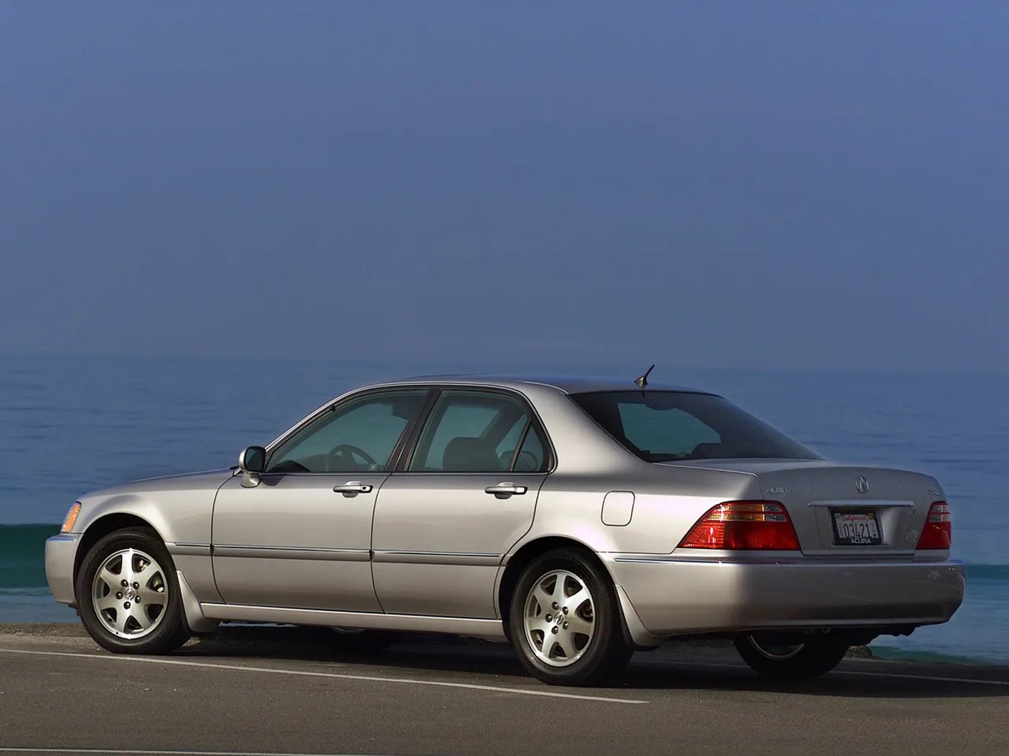 Acura_RL_1_generation_restyling__Sedan__6.jpg