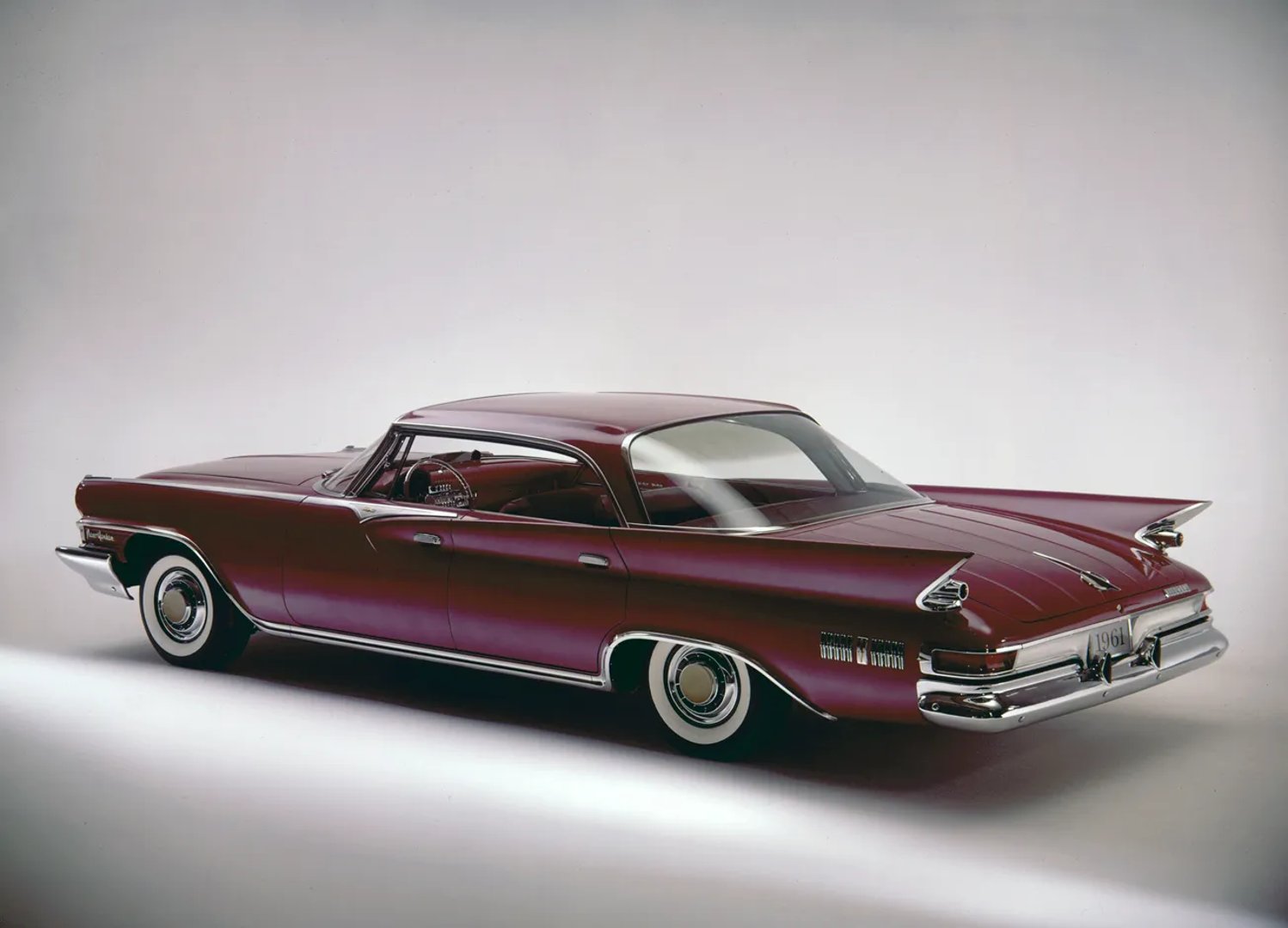 Chrysler_New_Yorker_6_generation__Sedan_Hardtop__3.jpg