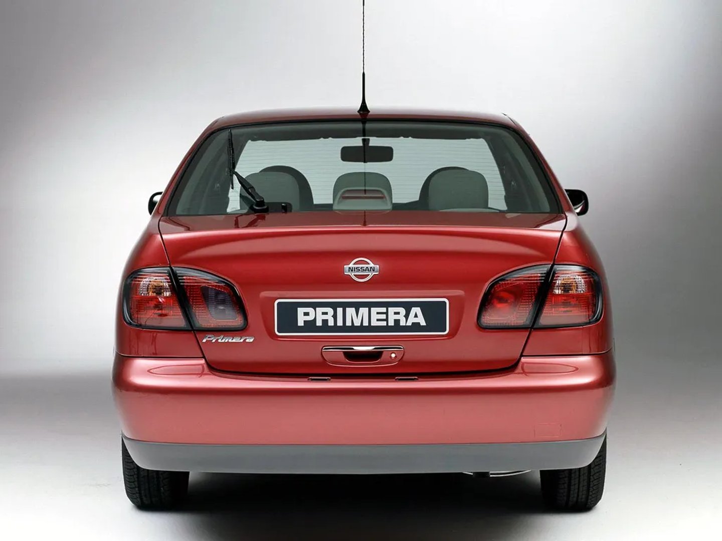 Nissan_Primera_2_generation_restyling__Sedan__5.jpg