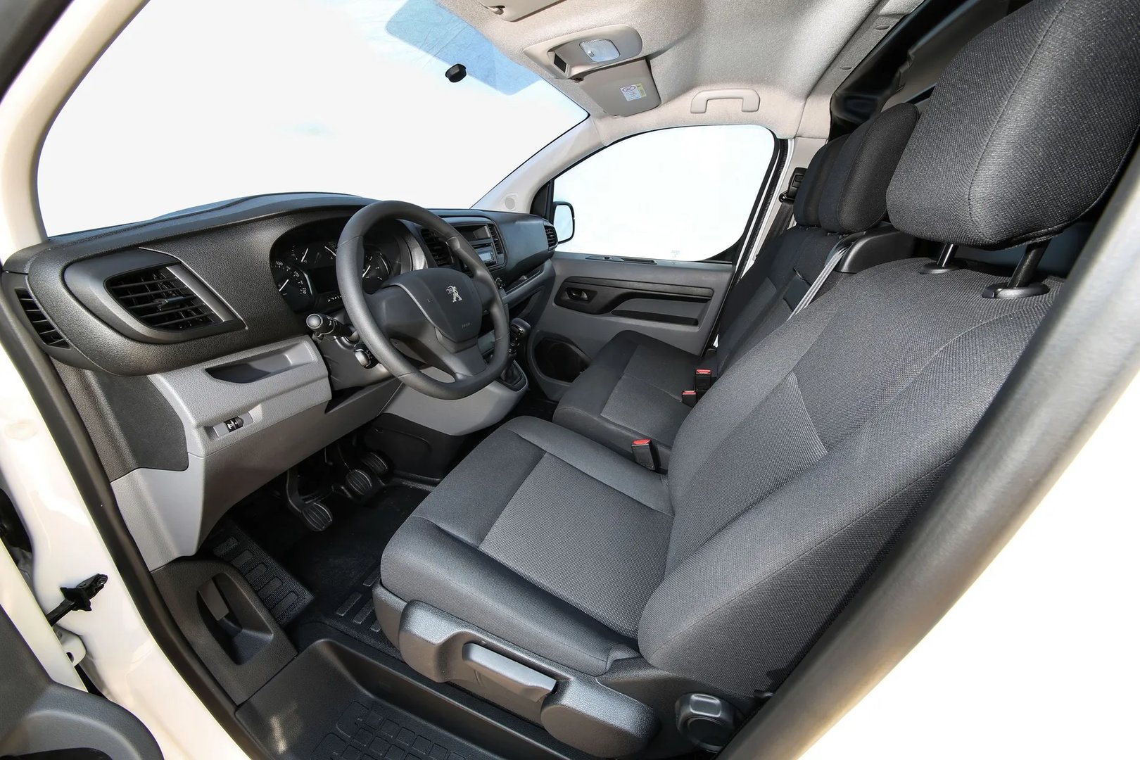 Peugeot_Expert_3_generation__Van_Long__11.jpg