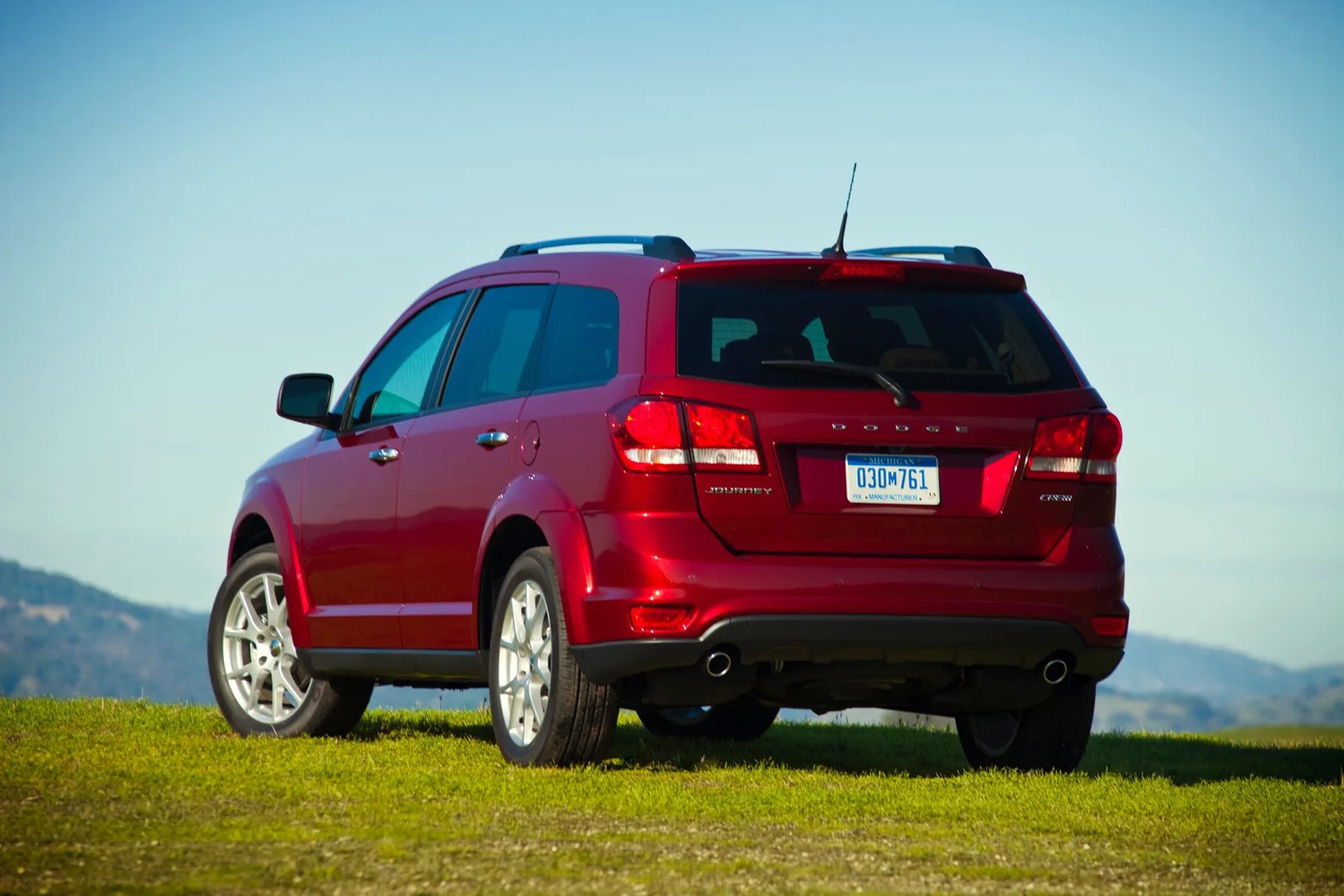 Dodge_Journey_1_generation_restyling__SUV_5-doors__1.jpg