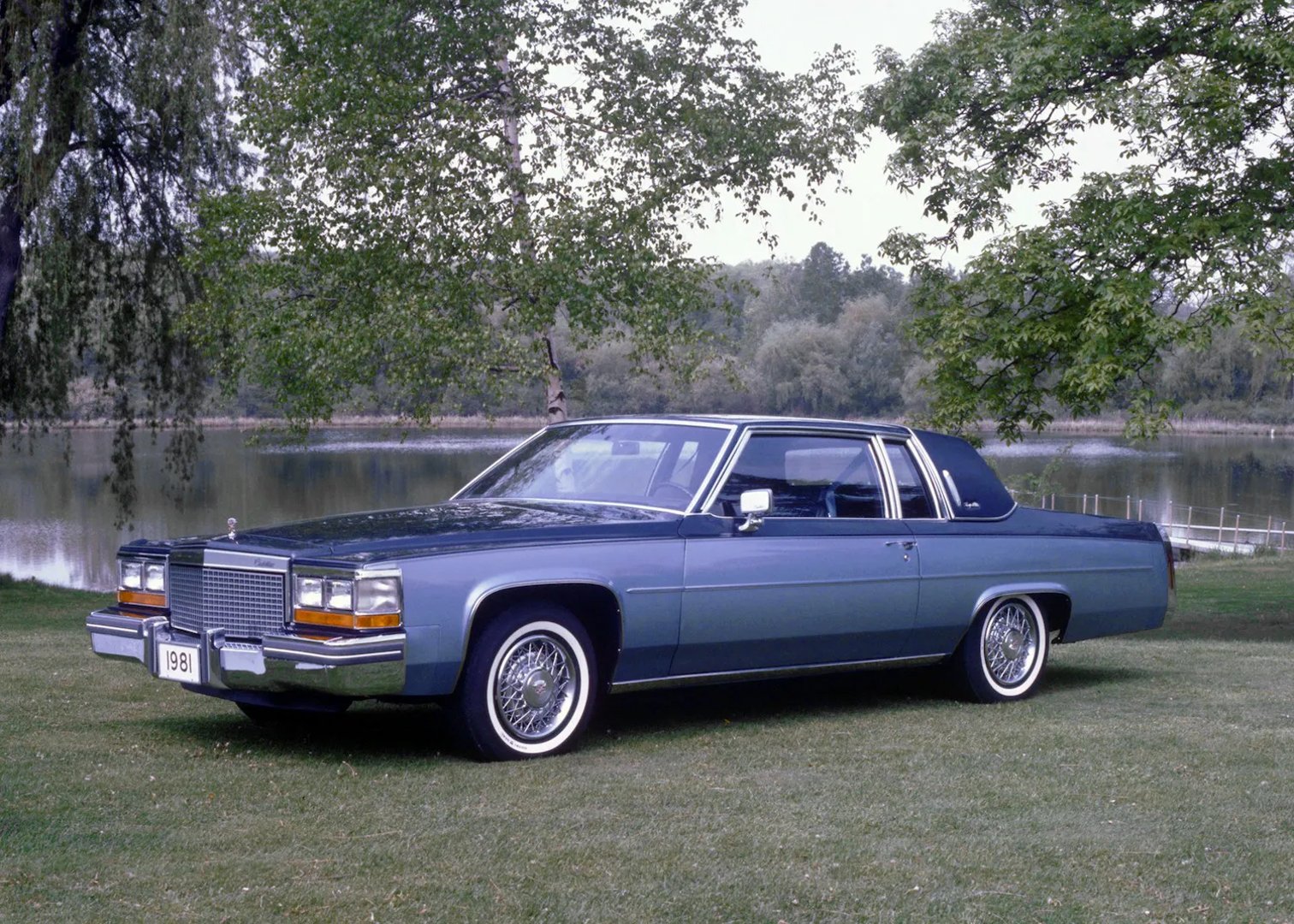 Cadillac_DeVille_5_generation__Coupe__8.jpg