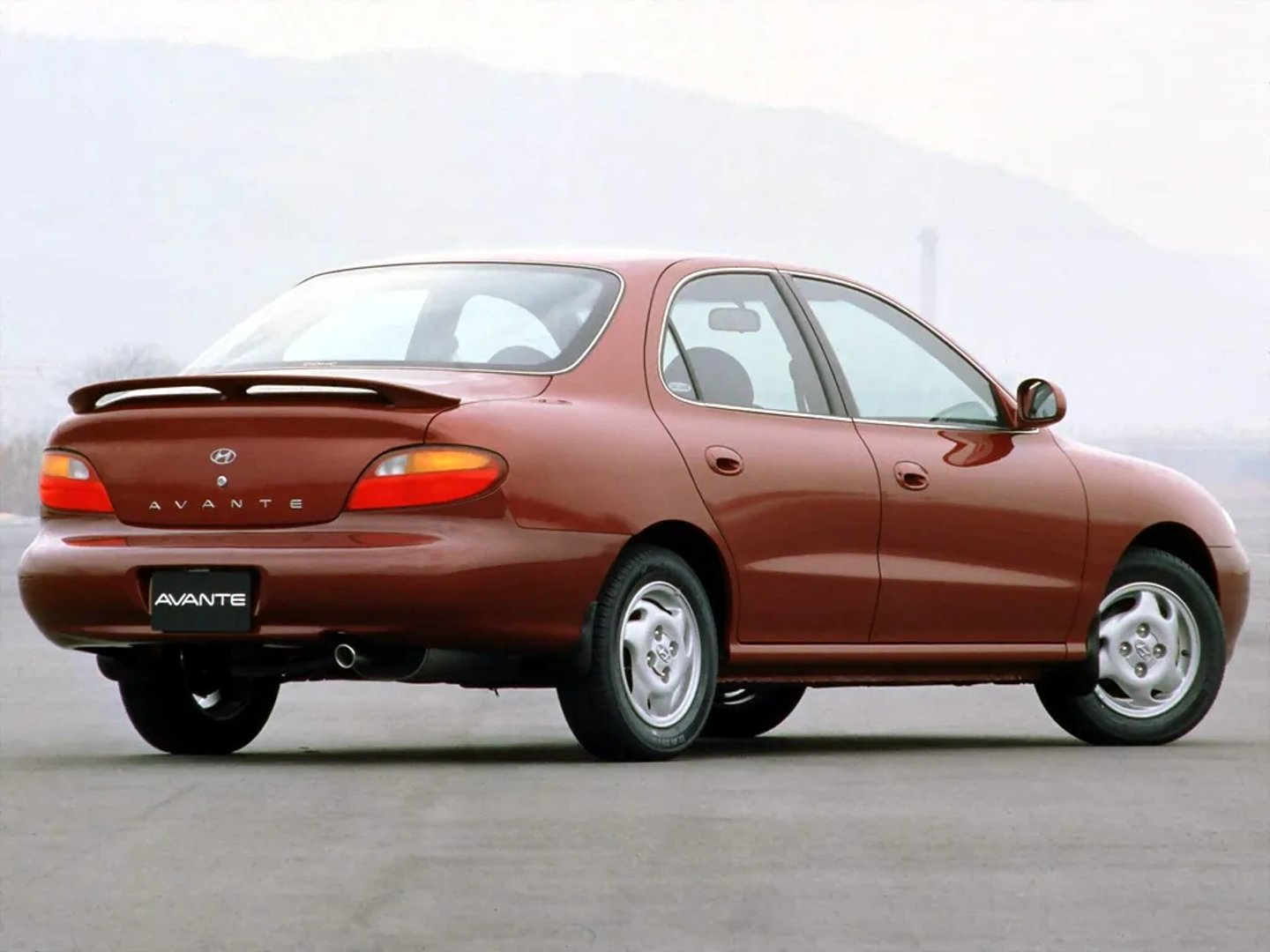 Hyundai_Avante_2_generation__Sedan__1.jpg