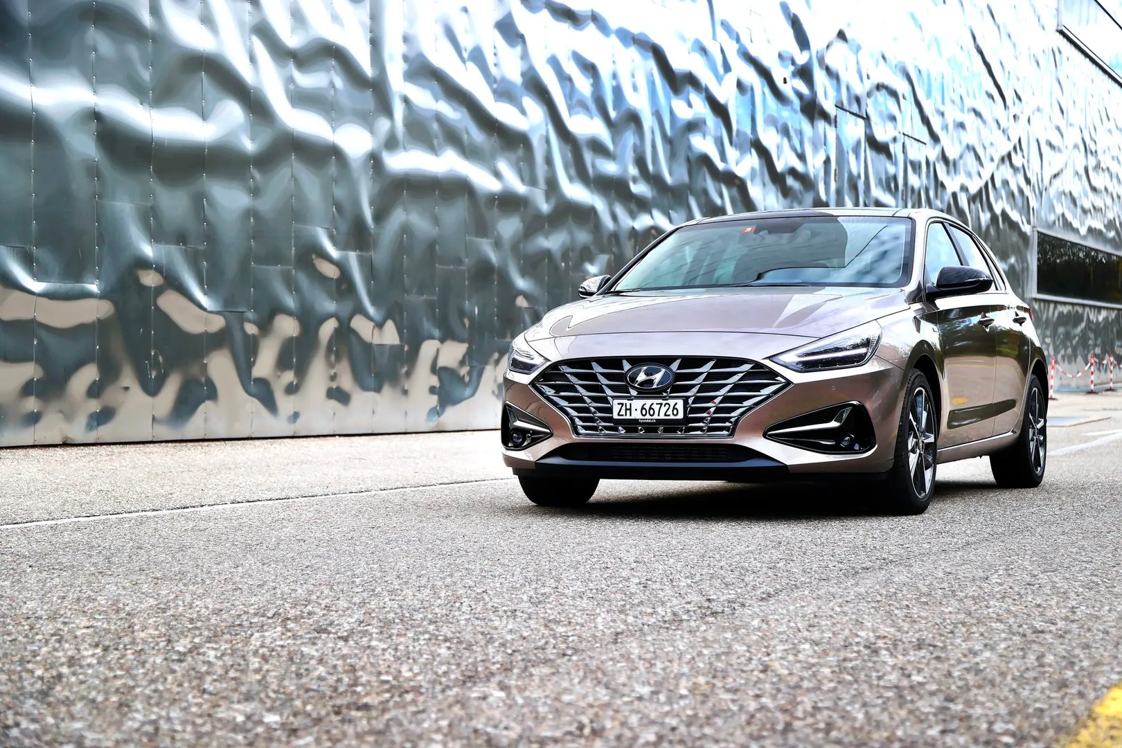 —  Hatchback 5-door