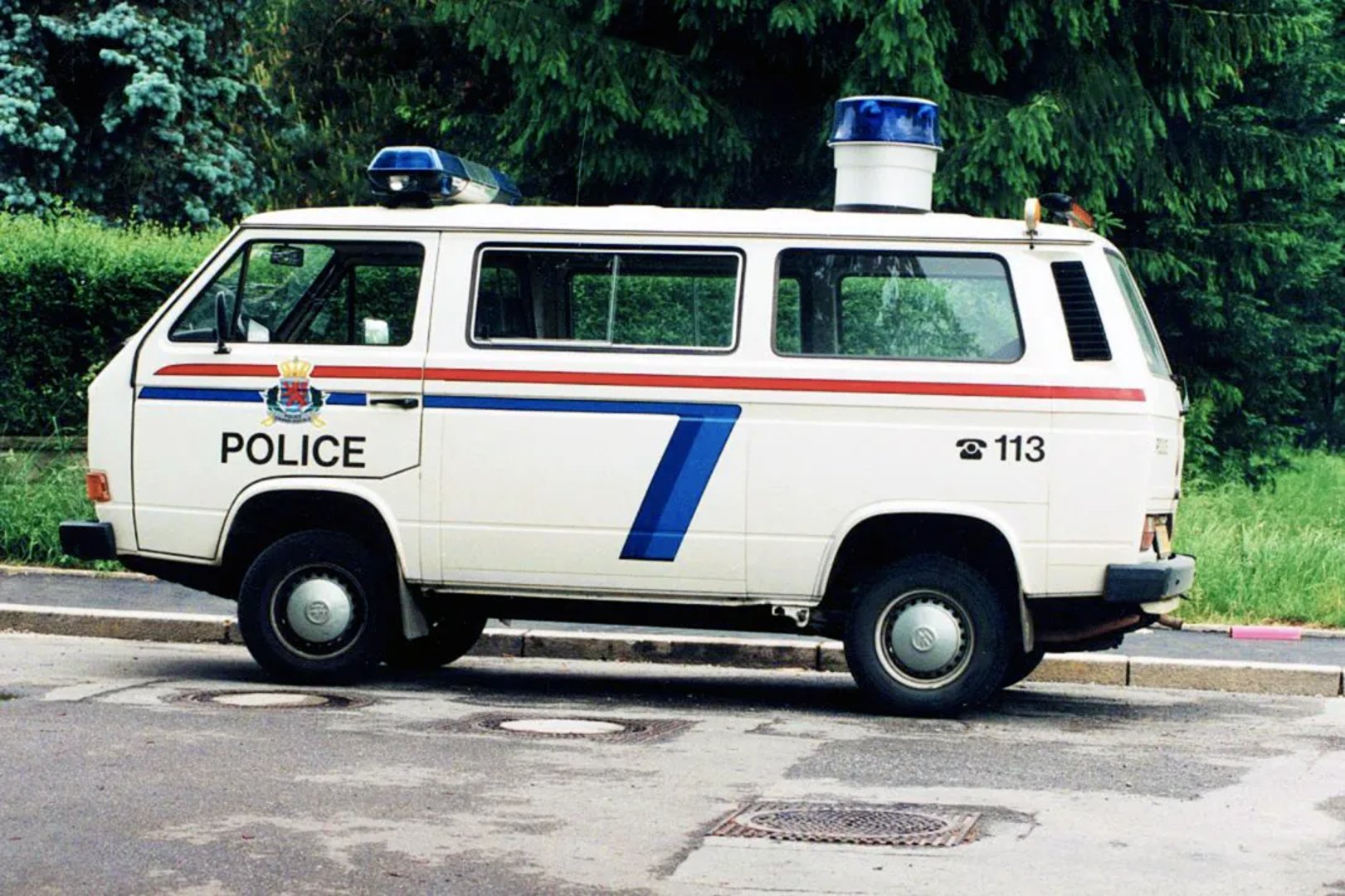 Volkswagen_Transporter_3_generation__Minivan__2.jpg