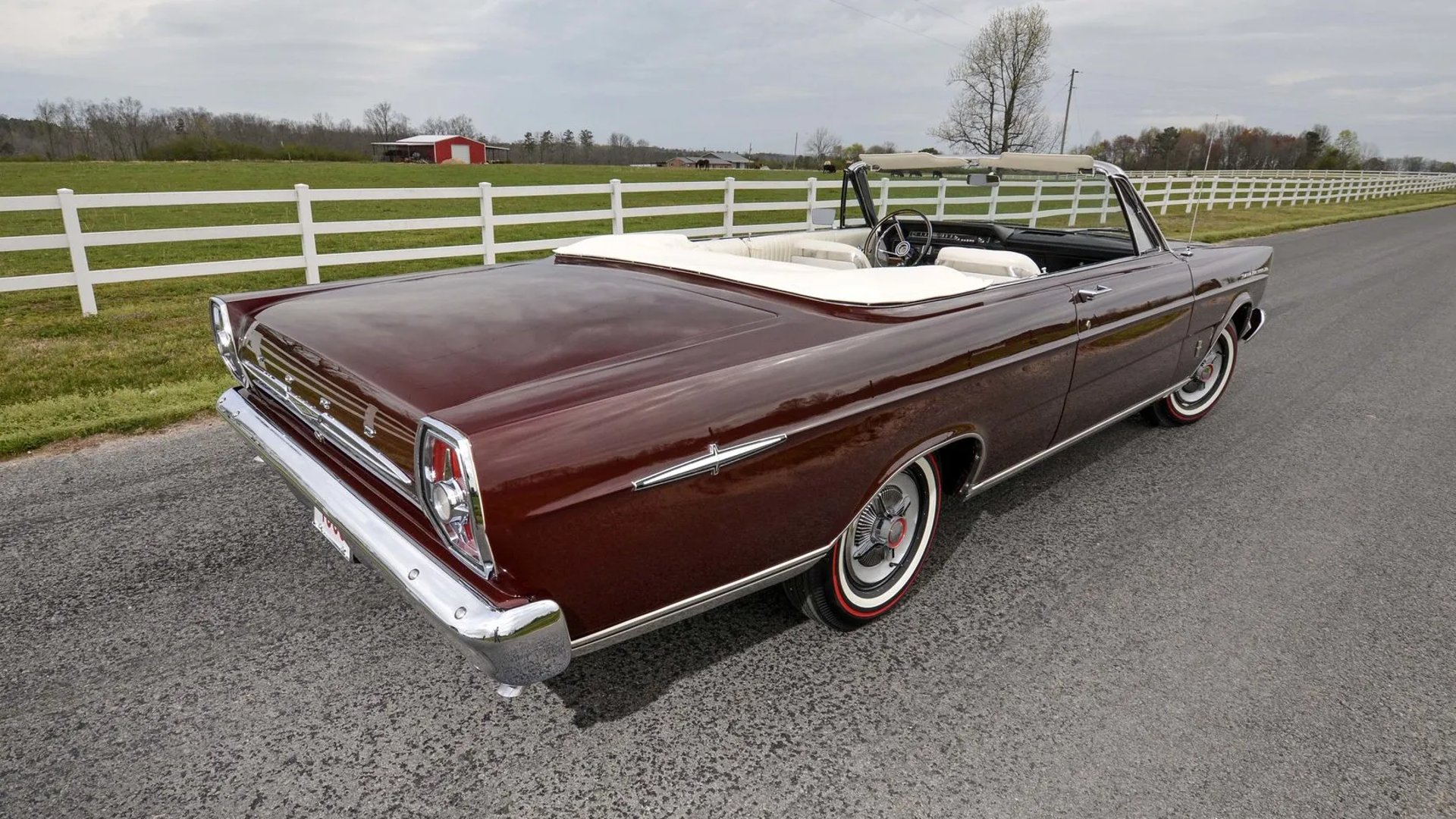 Ford_Galaxie_(USA)_3_generation__Cabrio__1.jpg