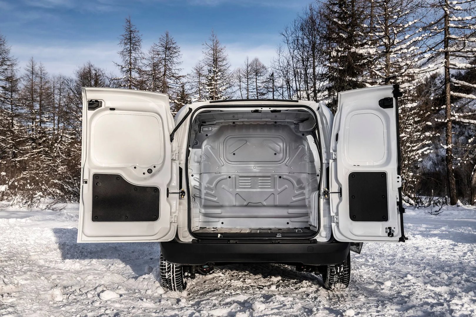 Fiat_Fiorino_3_generation_restyling_1__Van__12.jpg