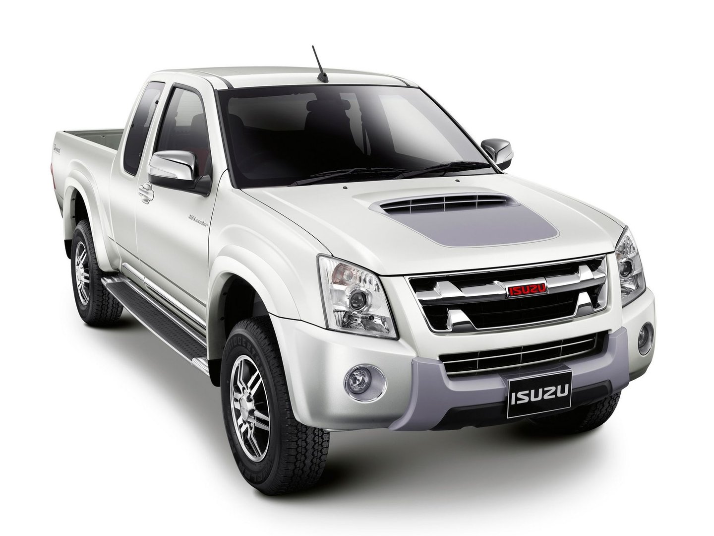 isuzu_D-Max_1_generation_restyling__Pickup_1.5-cab__1.jpg
