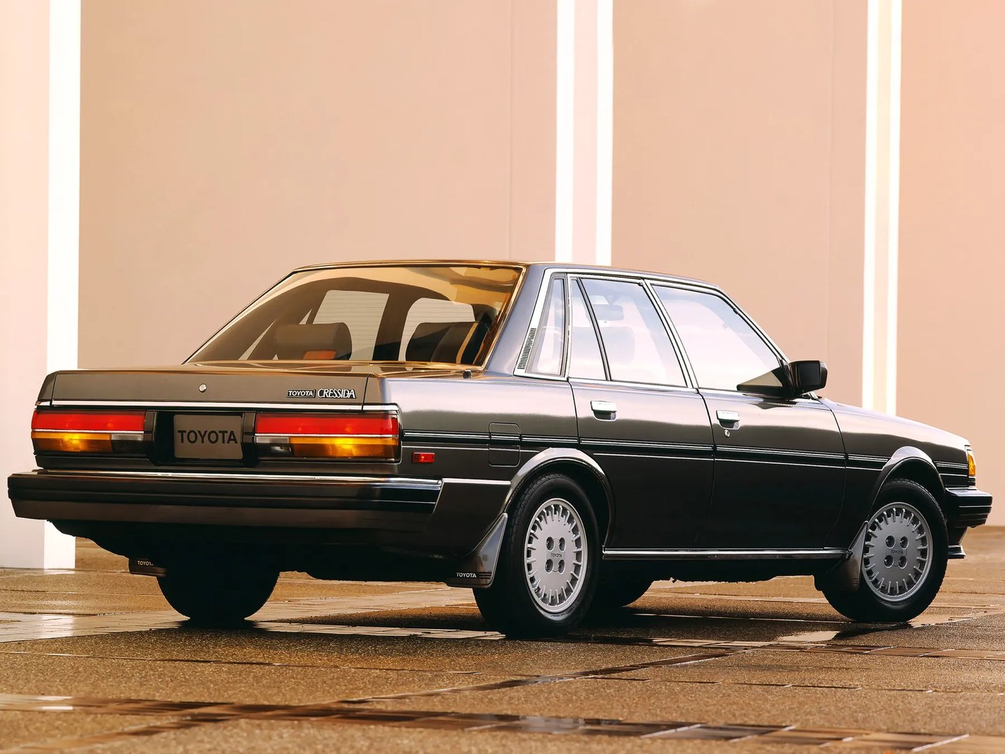 Toyota_Cressida_3_generation__Sedan__1.jpg