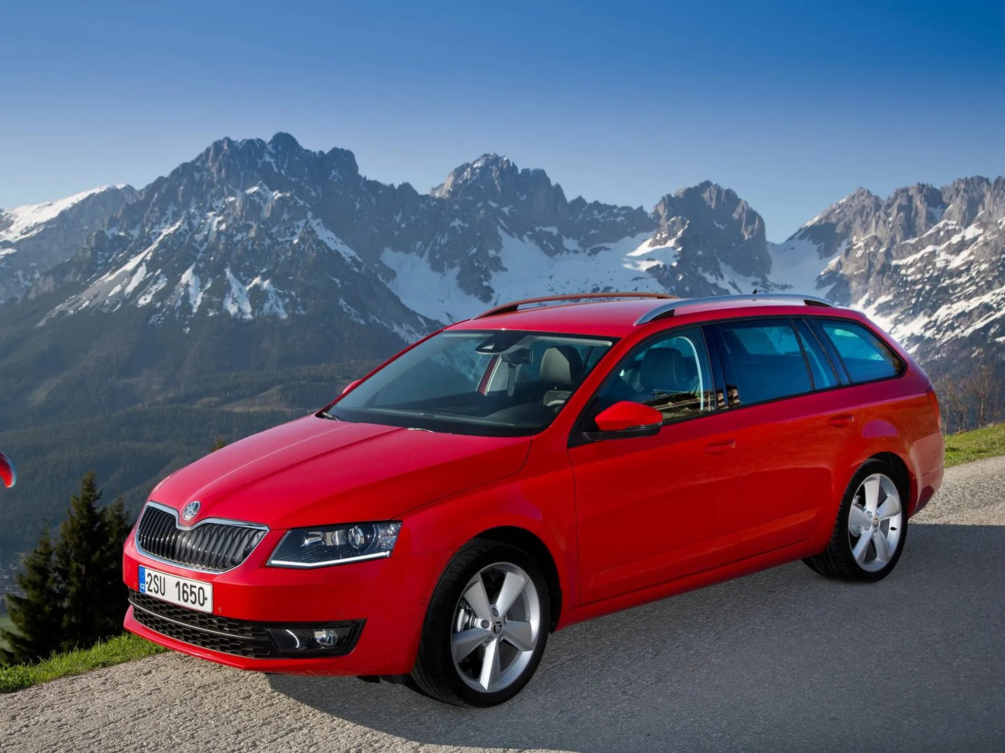 Skoda_Octavia_3_generation__Estate_5-door__2.jpg