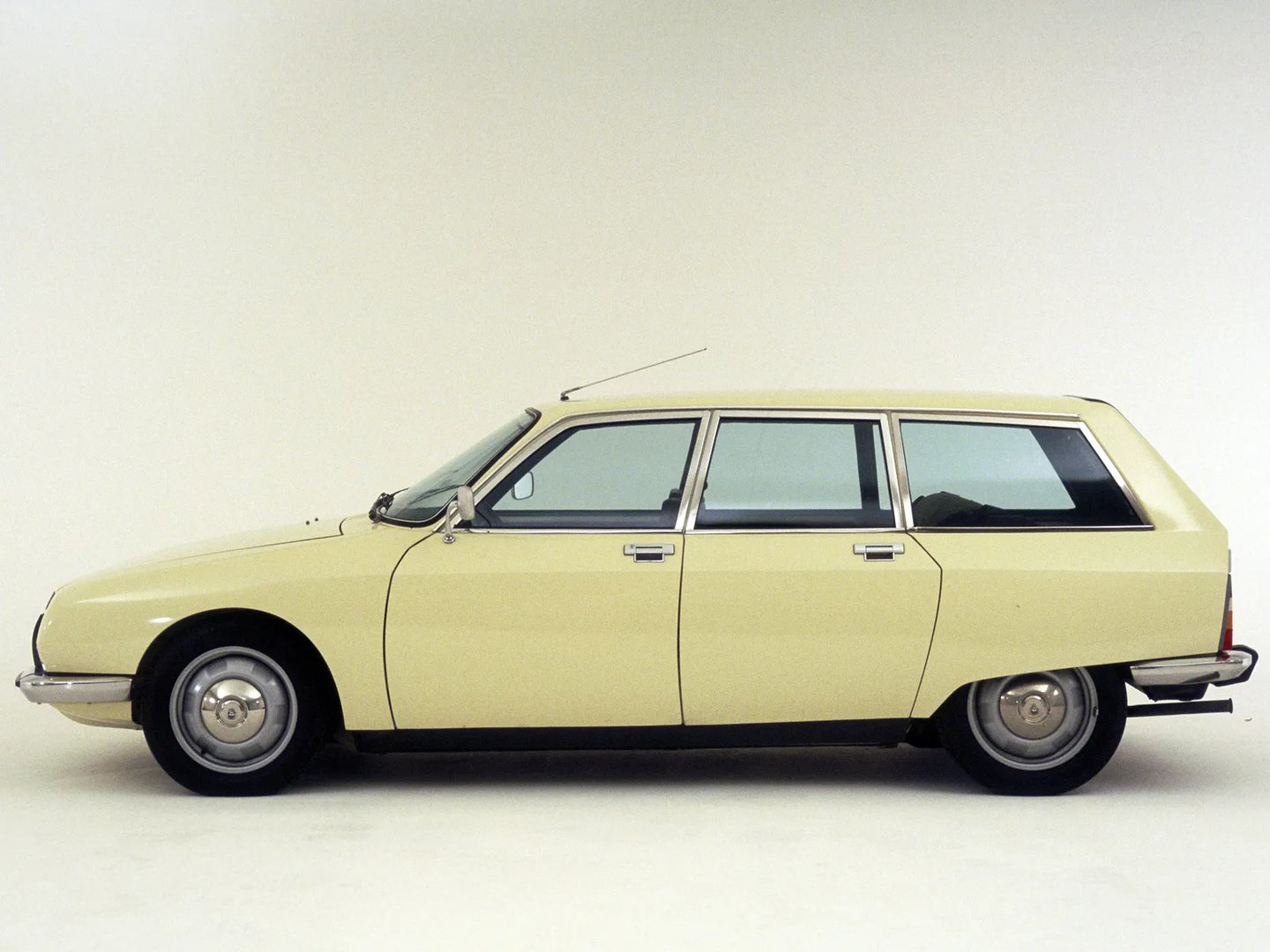 Citroen_GS_1_generation__Estate_5-door__3.jpg