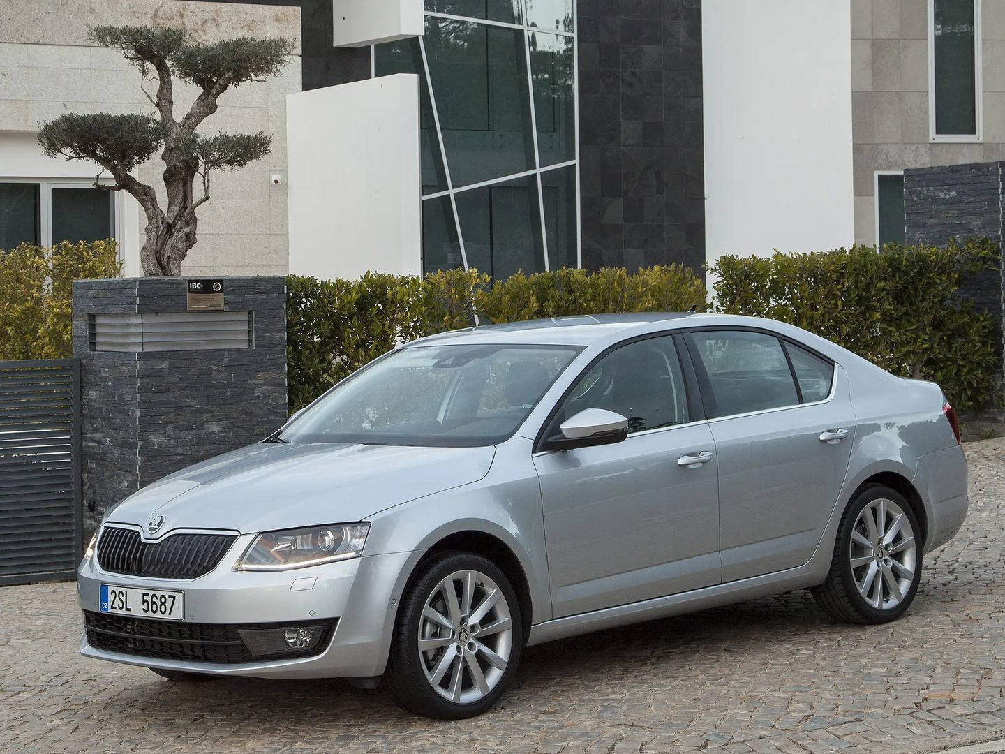 Skoda_Octavia_3_generation__Liftback__2.jpg