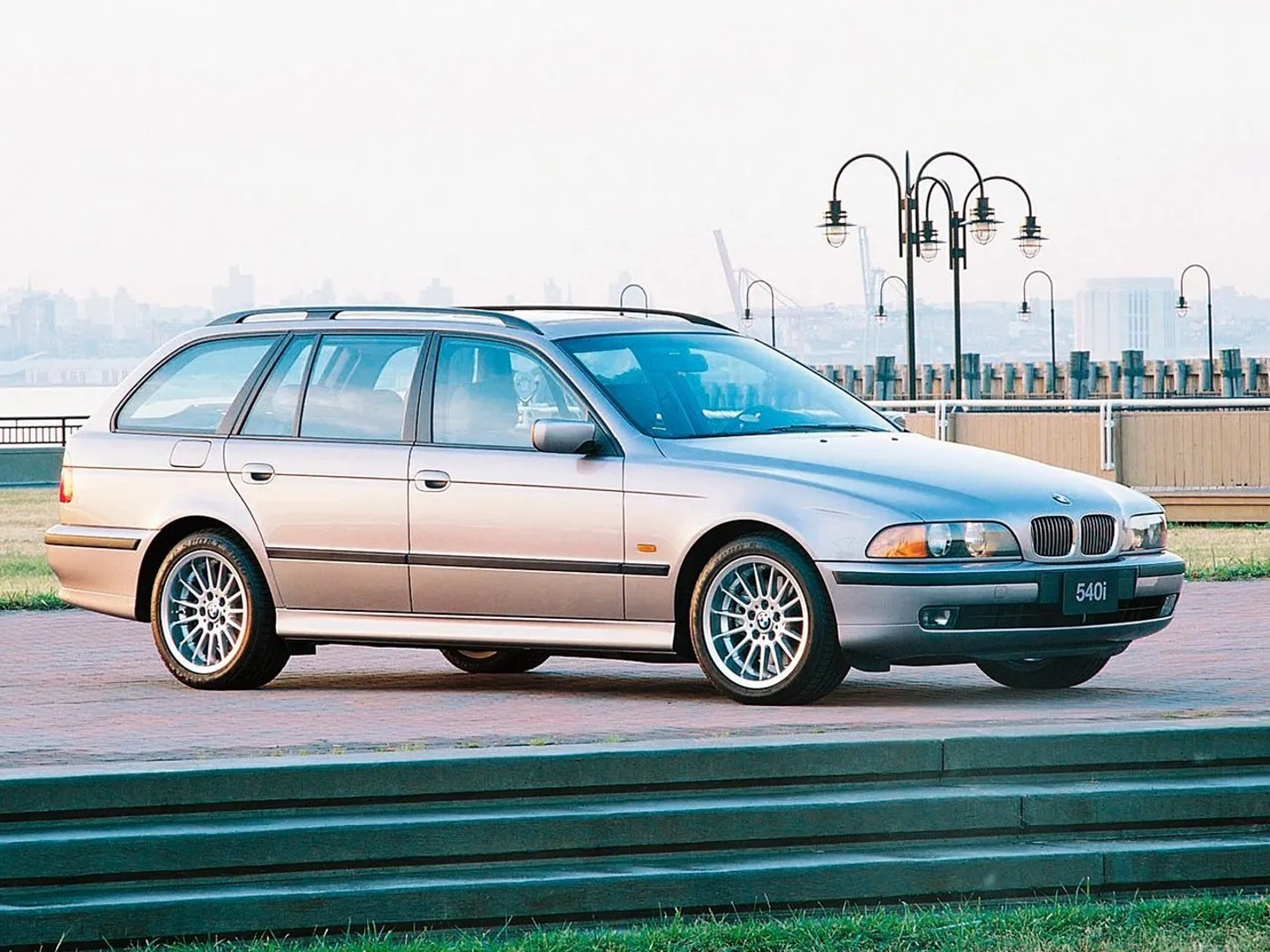 BMW 5 series 4 generation  Estate 5-door
