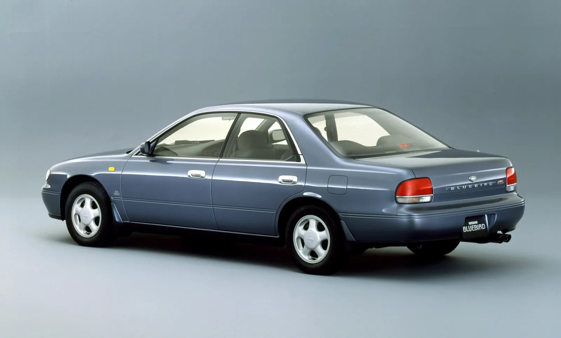 Nissan_Bluebird_9_generation__Sedan__1.jpg