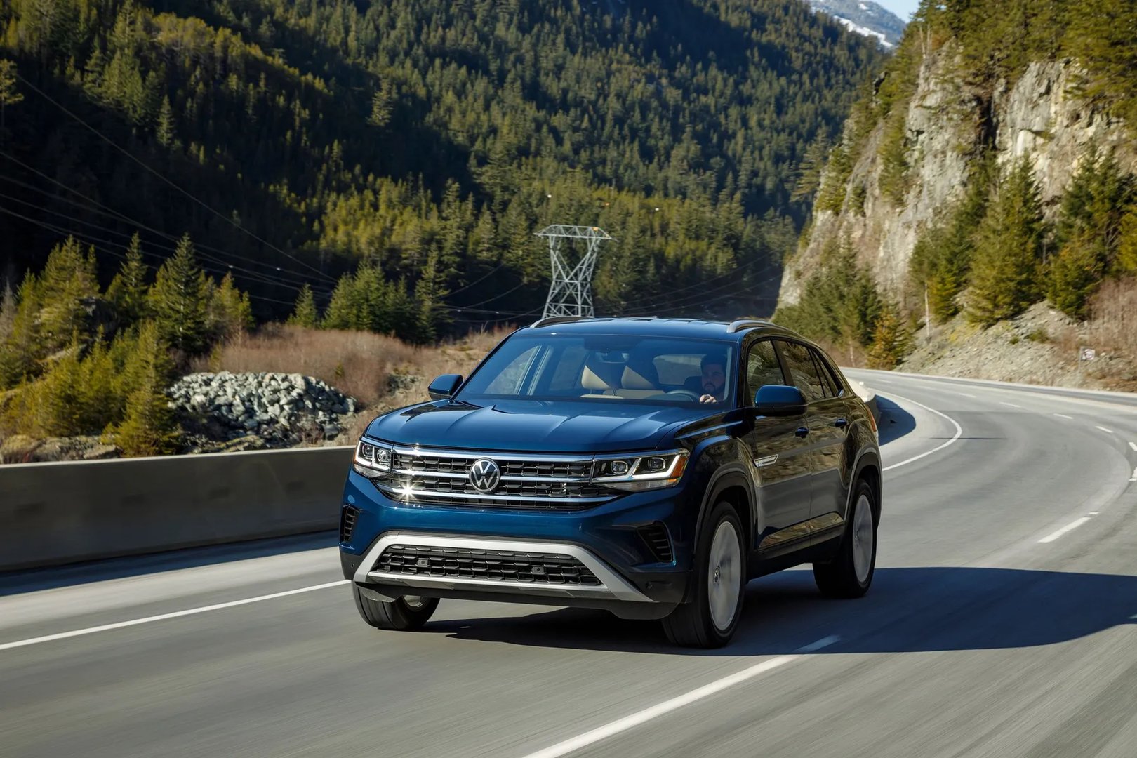 Volkswagen_Atlas_Cross_Sport_1_generation__SUV_Coupe__7.jpg