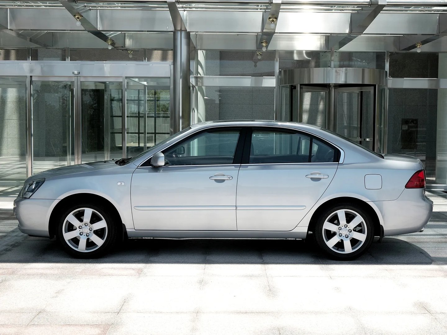 Kia_Magentis_2_generation__Sedan__7.jpg