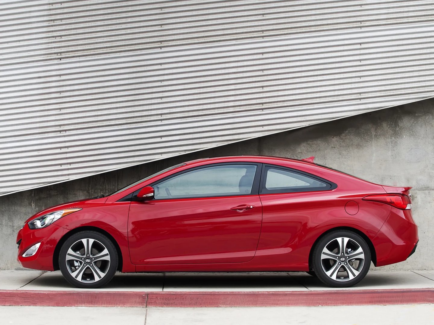 Hyundai_Elantra_5_generation__Coupe__2.jpg