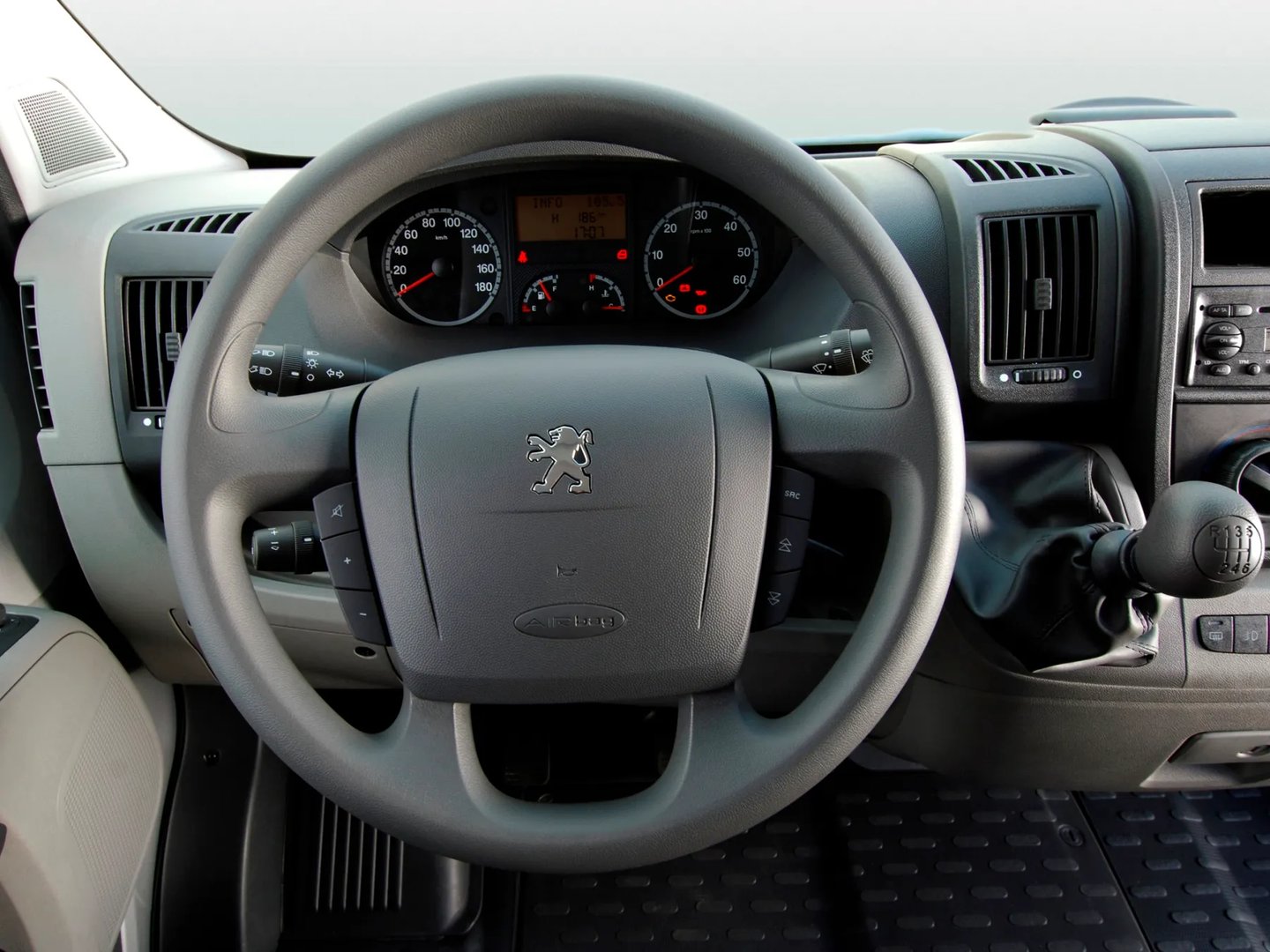 Peugeot_Boxer_2_generation__Van__6.jpg
