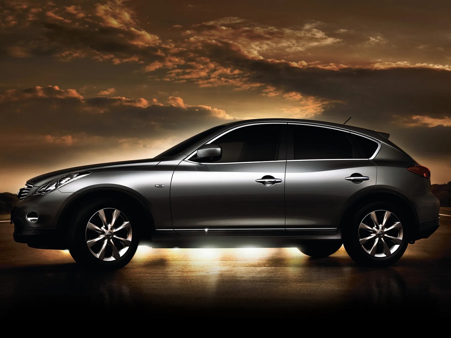 Nissan_Skyline_Crossover_1_generation__SUV_5-doors__1.jpg