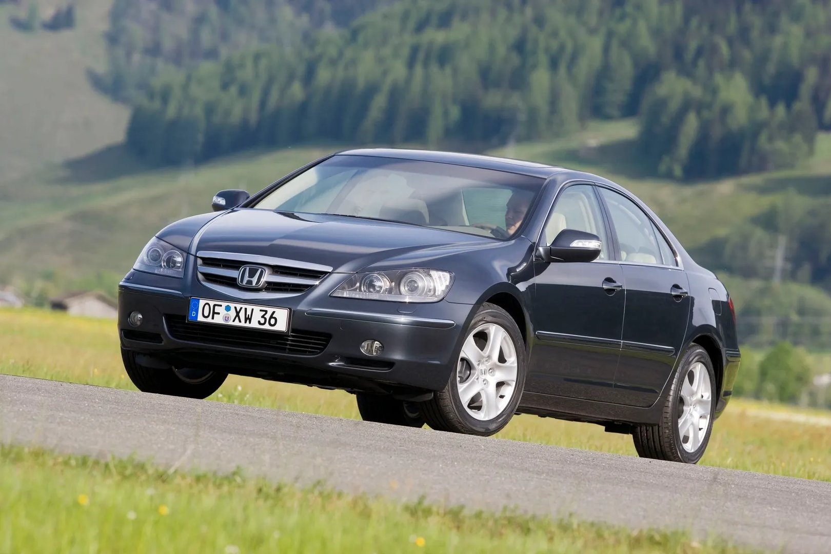 Honda_Legend_4_generation__Sedan__12.jpg