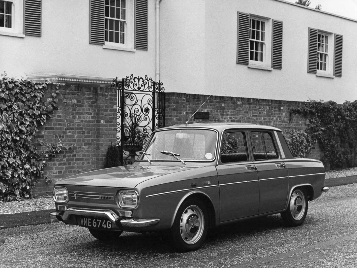 Renault_10_1_generation__Sedan__6.jpg