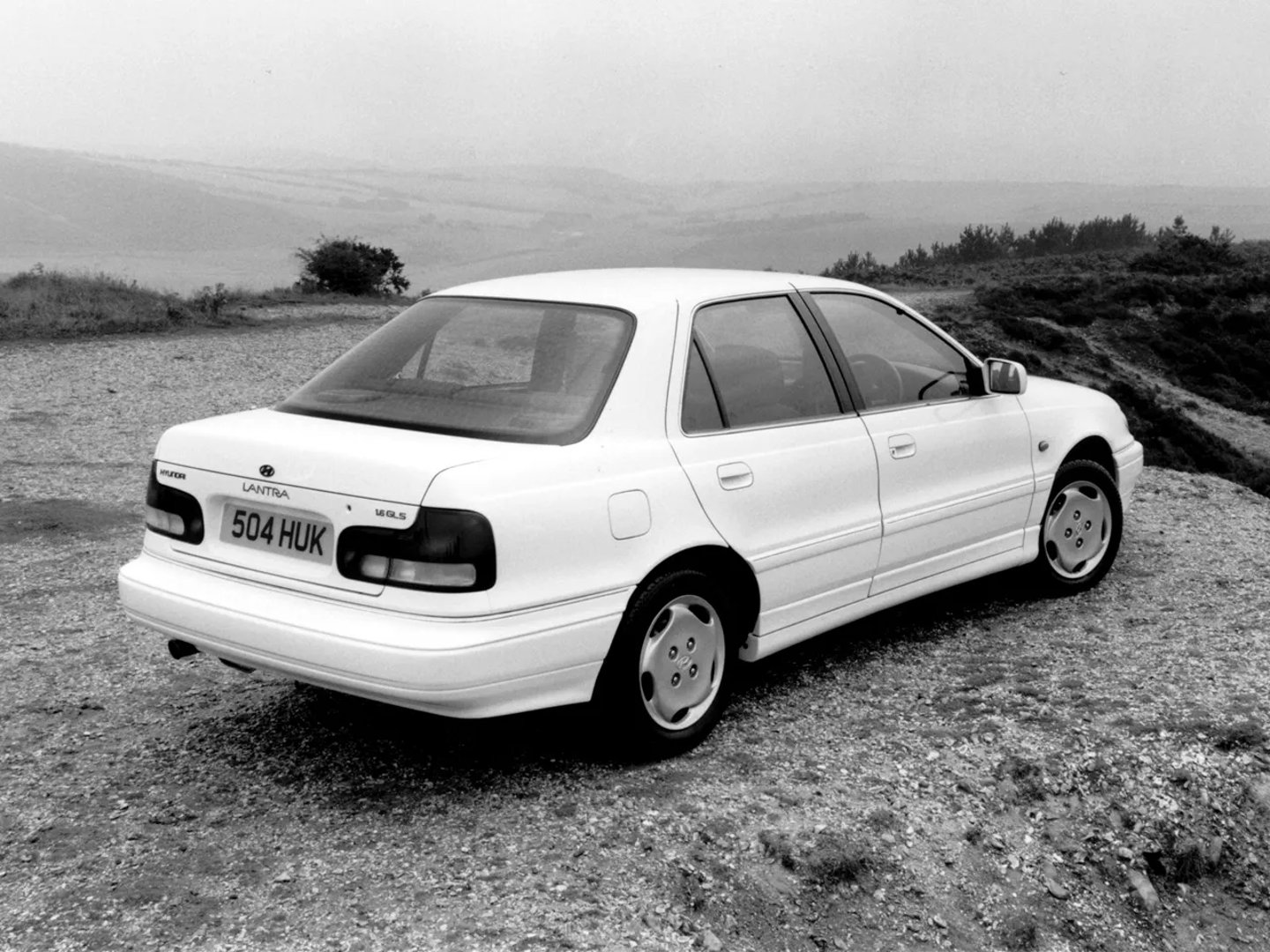 Hyundai_Lantra_1_generation__Sedan__9.jpg